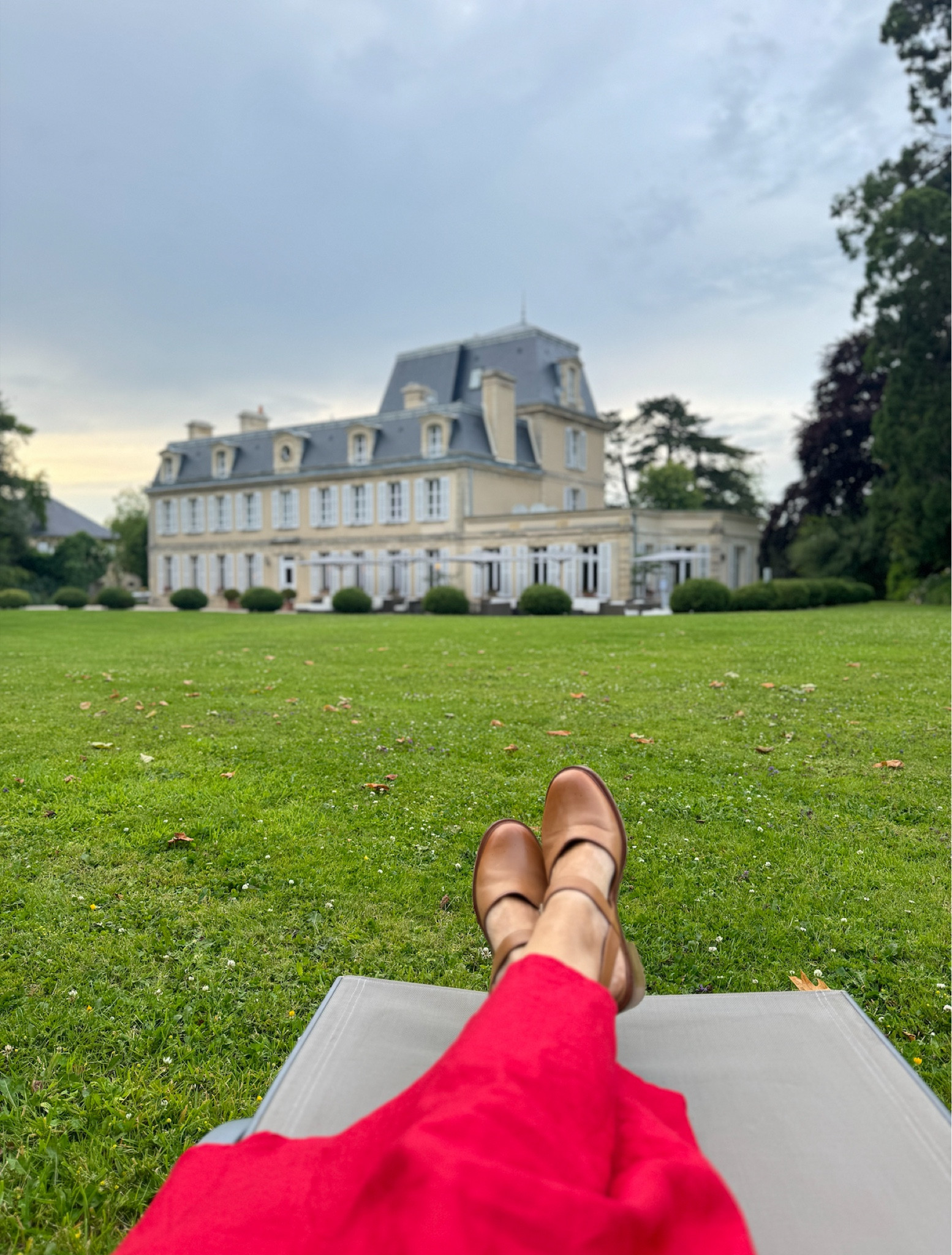 The most comfortable heels I wore on our Europe trip! I talked two miles in these one night! #traveloutfit 