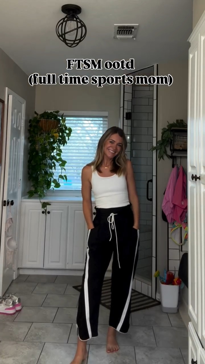 LOVE these pants so much (I also have them in green)! And they have an Amazon dupe I got in the white (am sending those back bc they are kind of see through, but they are so close to being the same)! 🎉

If you want the link, let me know and I’ll send it all to ya. 🫶