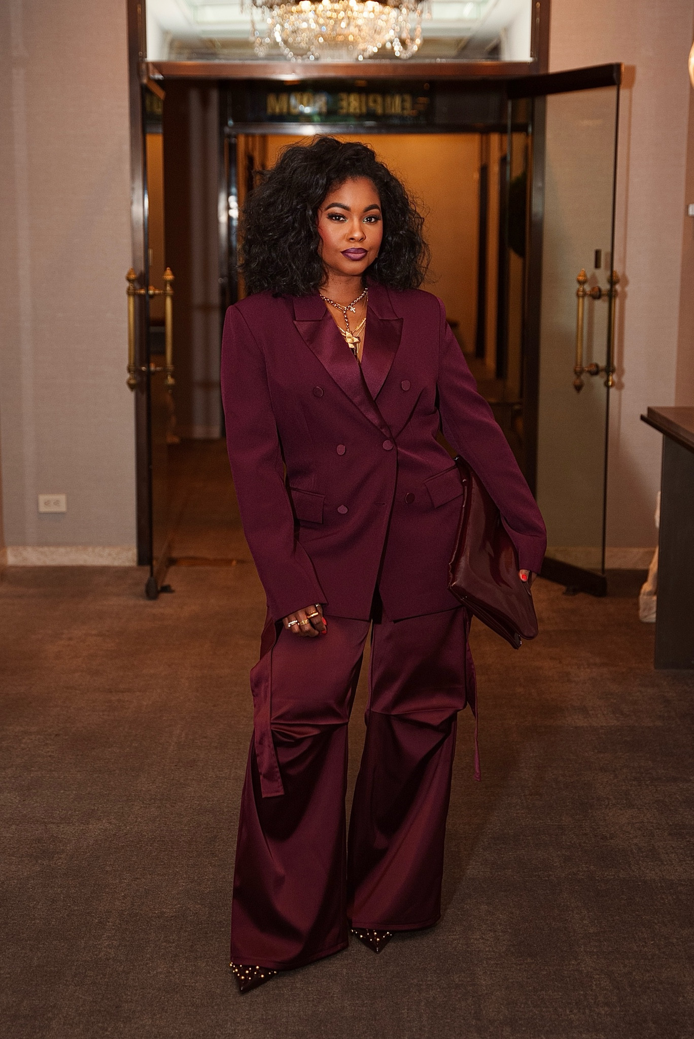 Gotta love when a monochrome looks comes together! Also linking my lip details. 
Liner: Nightmoth
Lipstick: Latte Foam 


#LTKMidsize #LTKShoeCrush #LTKNYFW