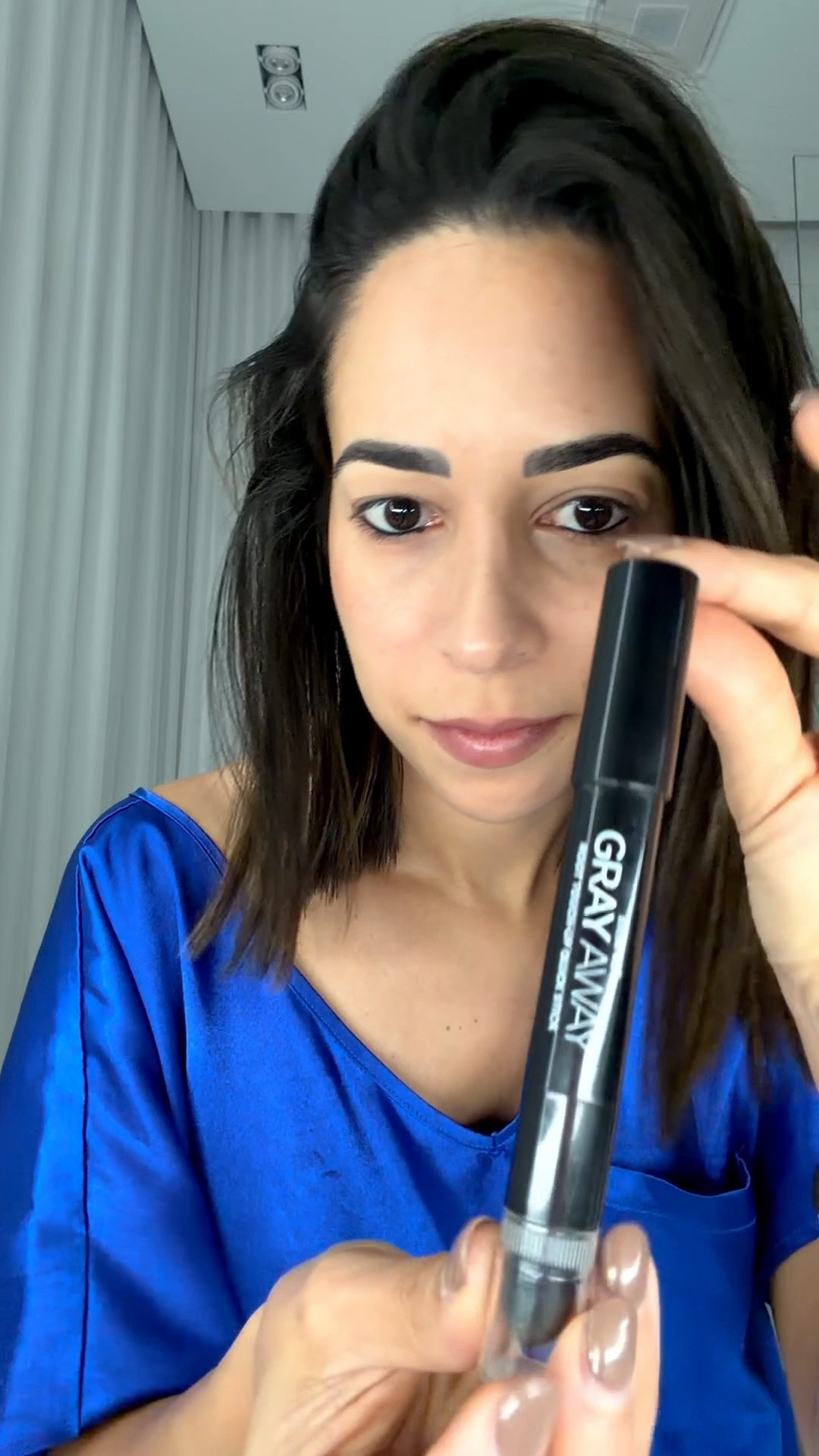 Touch up grays in seconds — no mess, no stress 🩶🤎 ✨