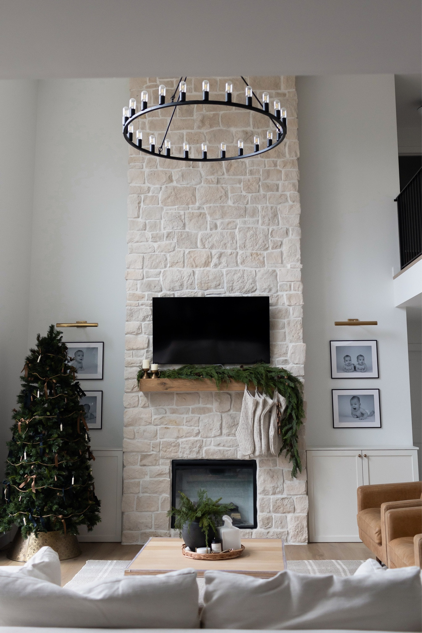 Little bit of neutral Christmas decor 🥰