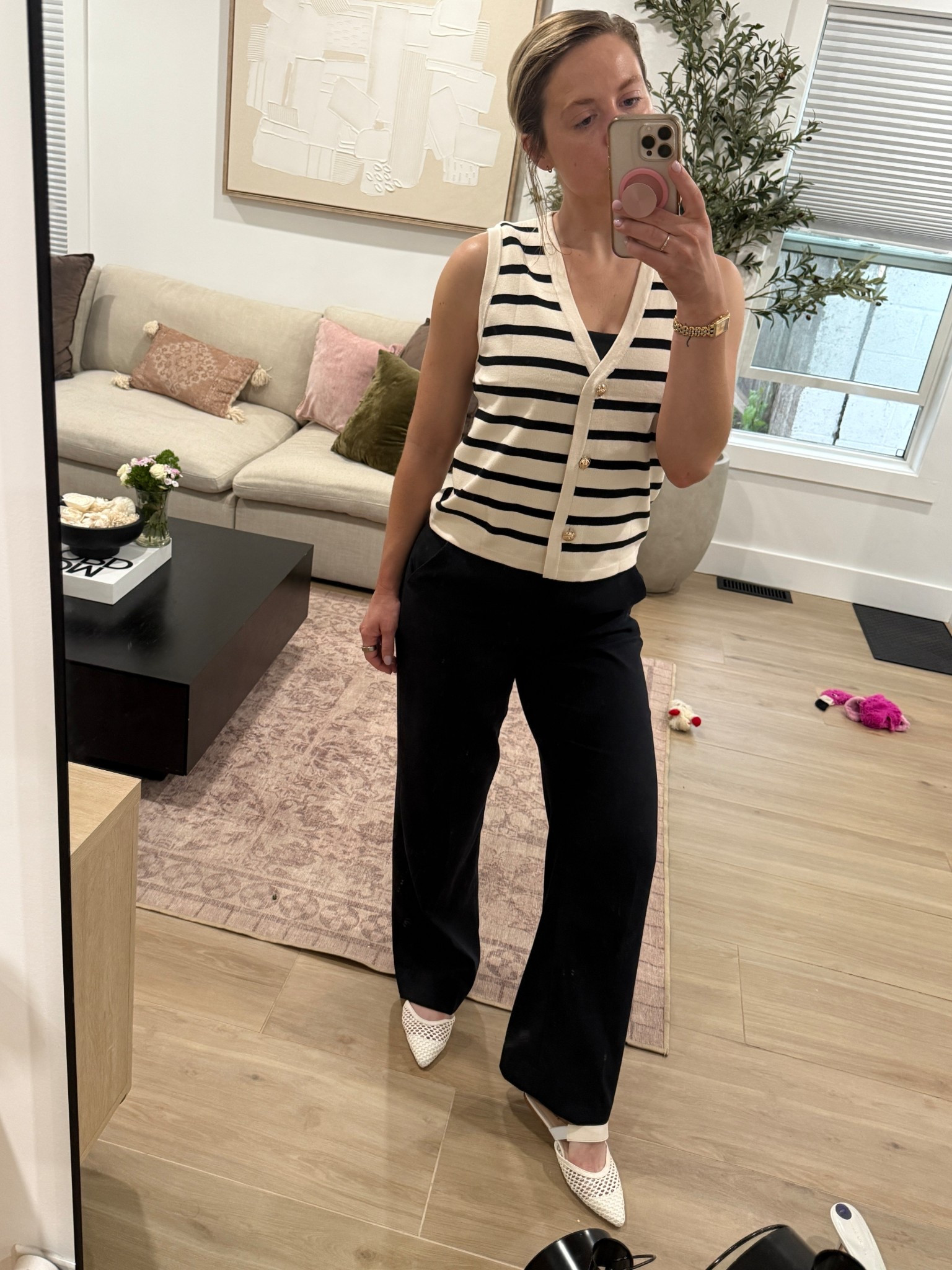 This striped knit vest + wide-leg pant combo is giving “I’ve got my life together” energy—perfect for meetings, emails, and everything in between.
Finished it off with pointed woven flats for a crisp, clean vibe.

#OfficeStyle #WorkwearInspo #BusinessCasual #BossLook #ChicAndProfessional #OfficeOOTD #ModernWorkwear #EffortlessStyle #DeskToDinner #ElevatedBasics 

#LTKStyleTip #LTKFindsUnder50 #LTKShoeCrush