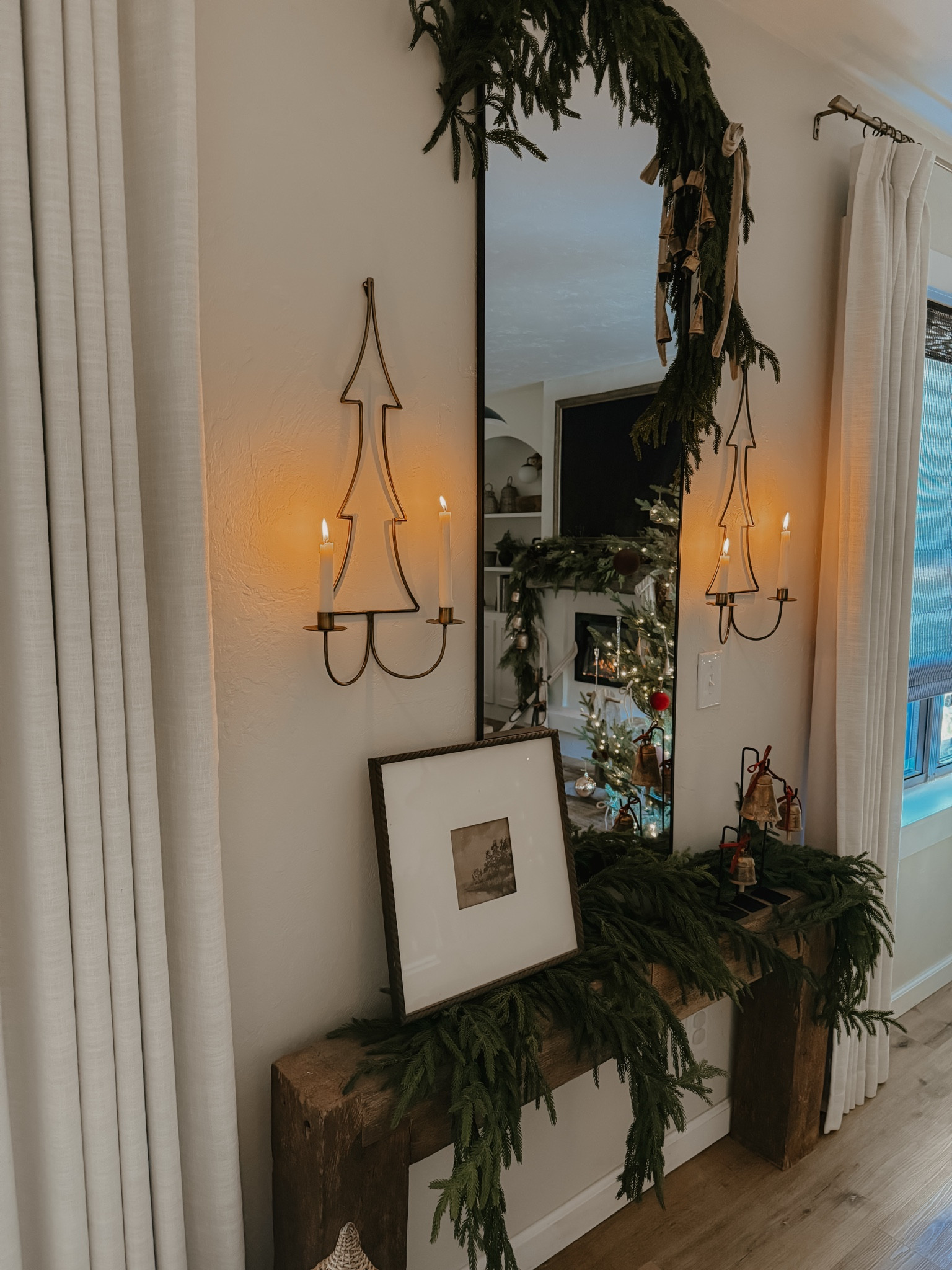 Christmas console styling 

#LTKHoliday #LTKHome #LTKSeasonal