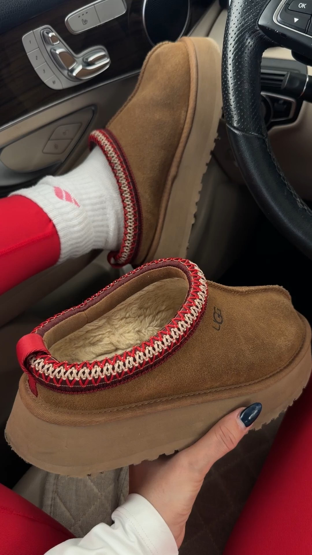 Ugg Tazz winter slipper shoes 

#LTKHoliday #LTKSeasonal #LTKootd