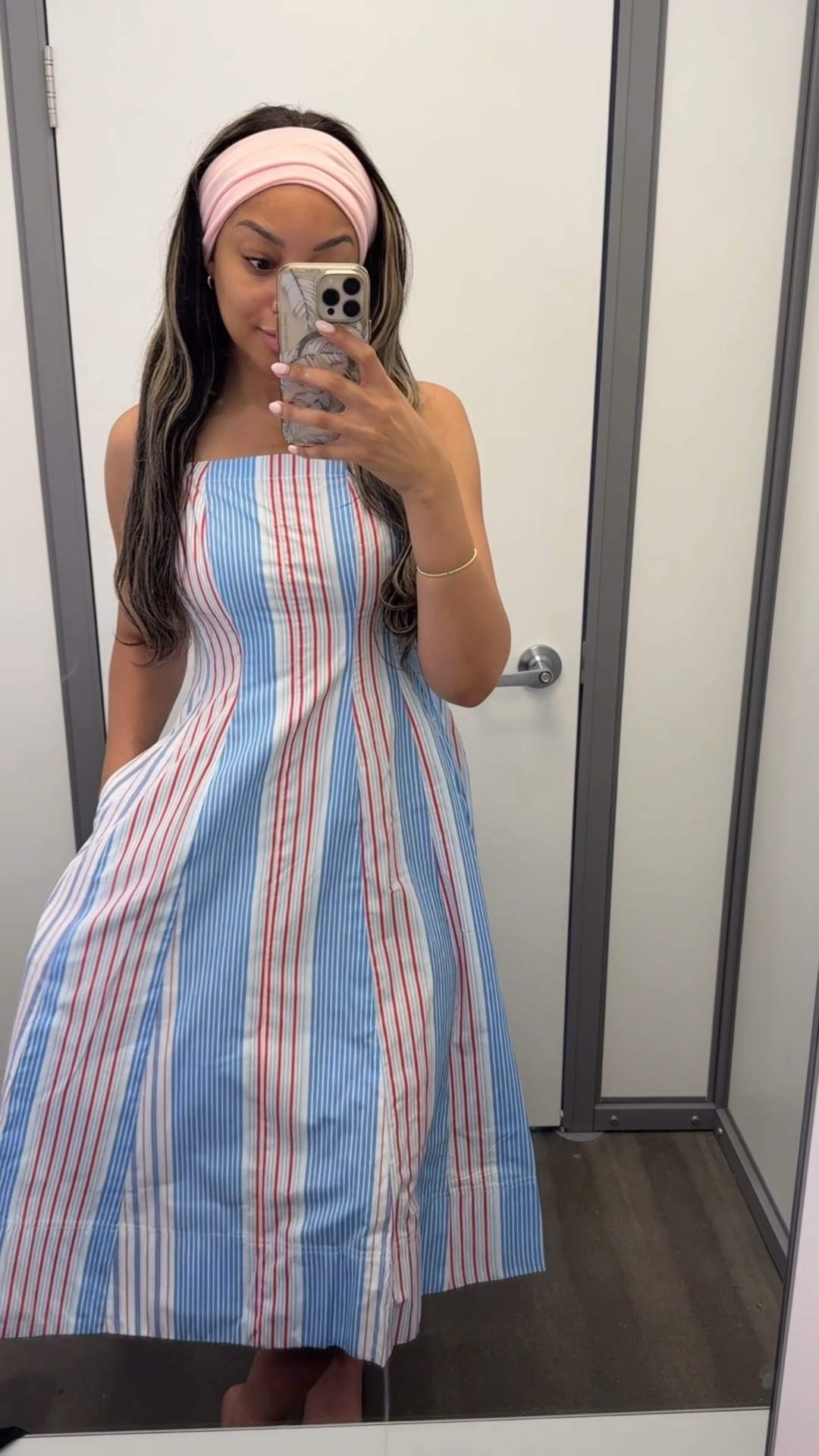 New Walmart cotton striped midi dress 😍 size XS 🤍

Walmart finds affordable fashion spring dress summer pockets smock flattering classic classy square neck 