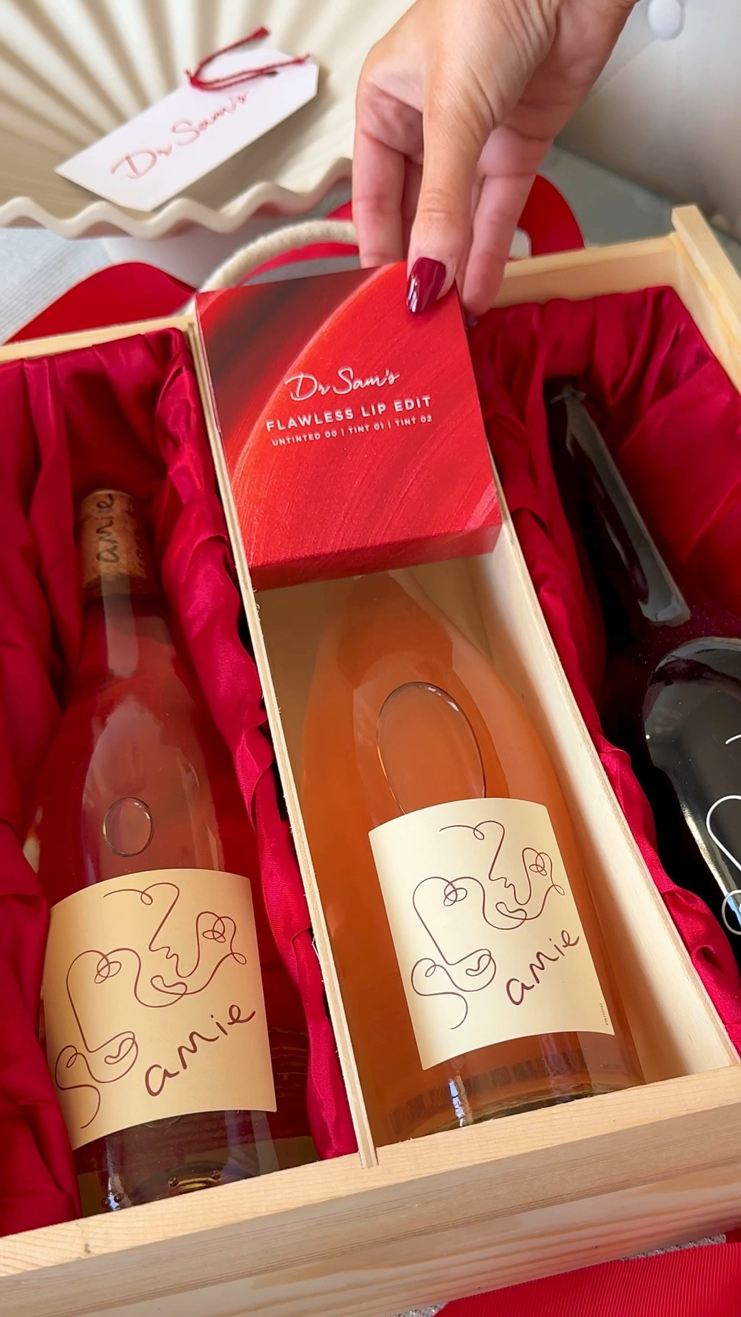 Christmas gift idea! 😍 Dr Sam’s Skincare new lip sets!

#giftideas #gifts #giftsforher #giftsets #giftguide #blackfriday #unboxing 

#LTKgiftguide #LTKCyberWeek #LTKsale