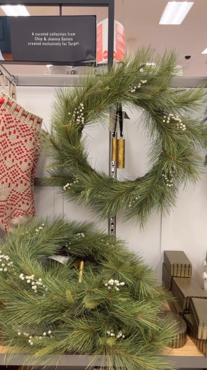 Loving these pieces from the Hearth & Hand Christmas line from Target 🌲🎁

#LTKSeasonal #LTKHoliday #LTKHome
