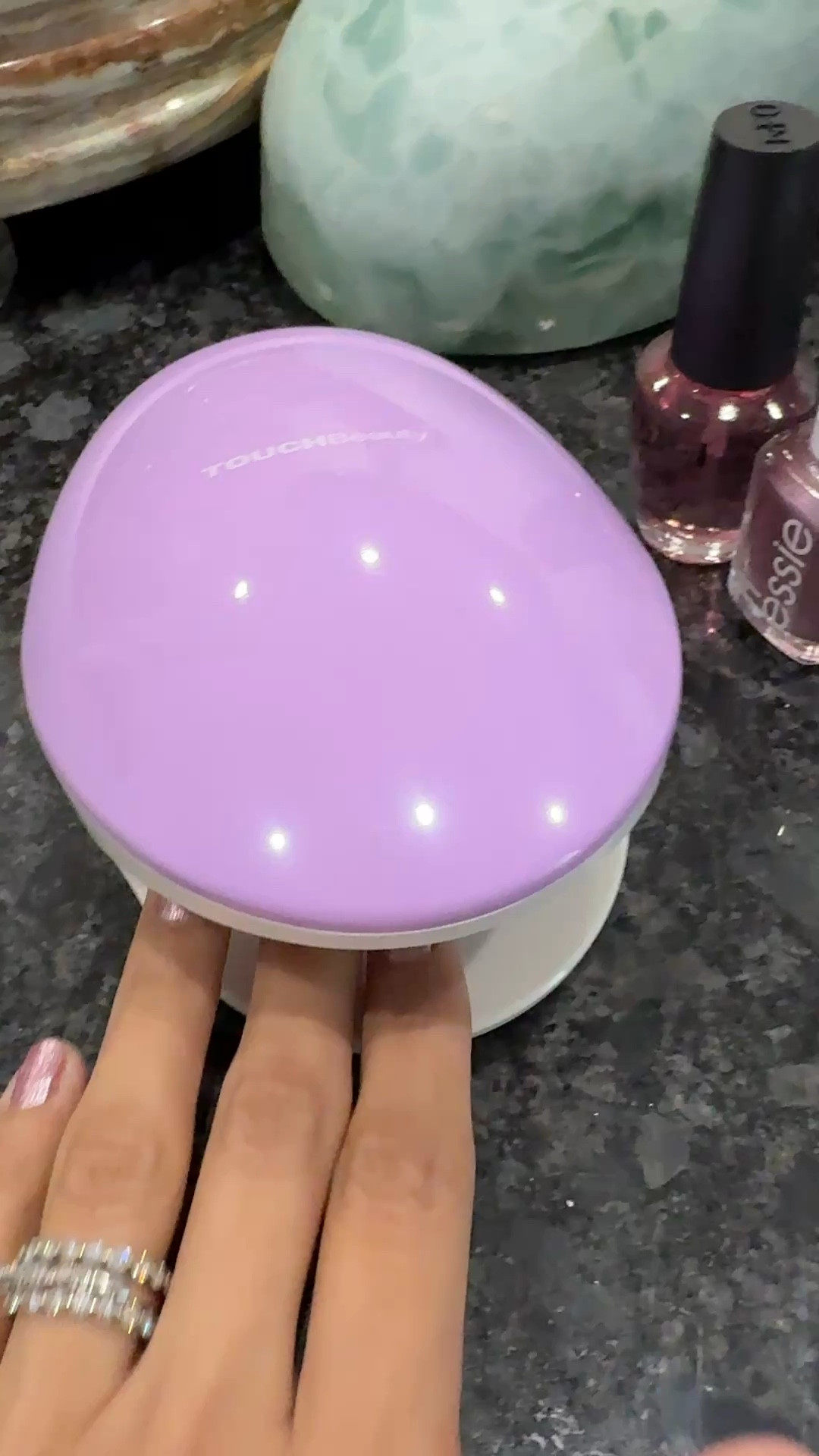 Uñas rápidas desde la comodidad de tu casa 

#LTKSeasonal #LTKGiftGuide #LTKActive