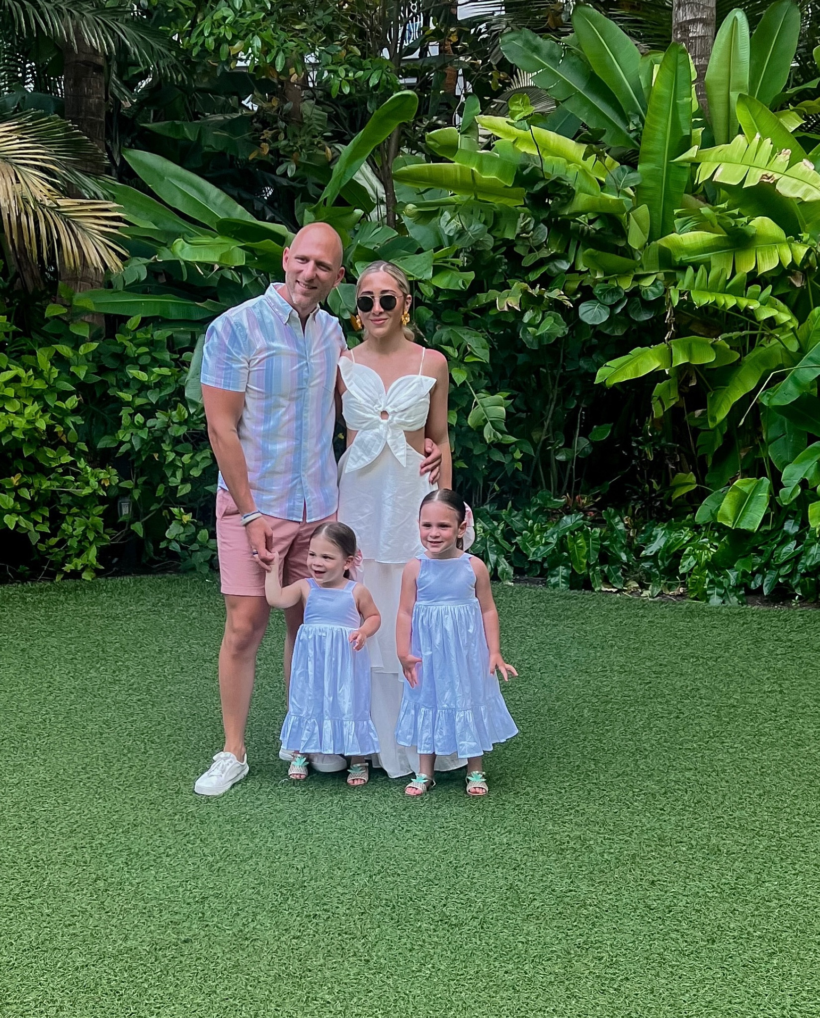 Ruffle maxi dress if my dreams 🦩💫🤍
.
.
.
#maxi #dress #white #wedding #guest #gown #travel #vacation