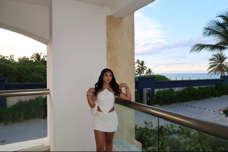 vacay outfits :)



#LTKSeasonal #LTKGiftGuide #LTKfindsunder50