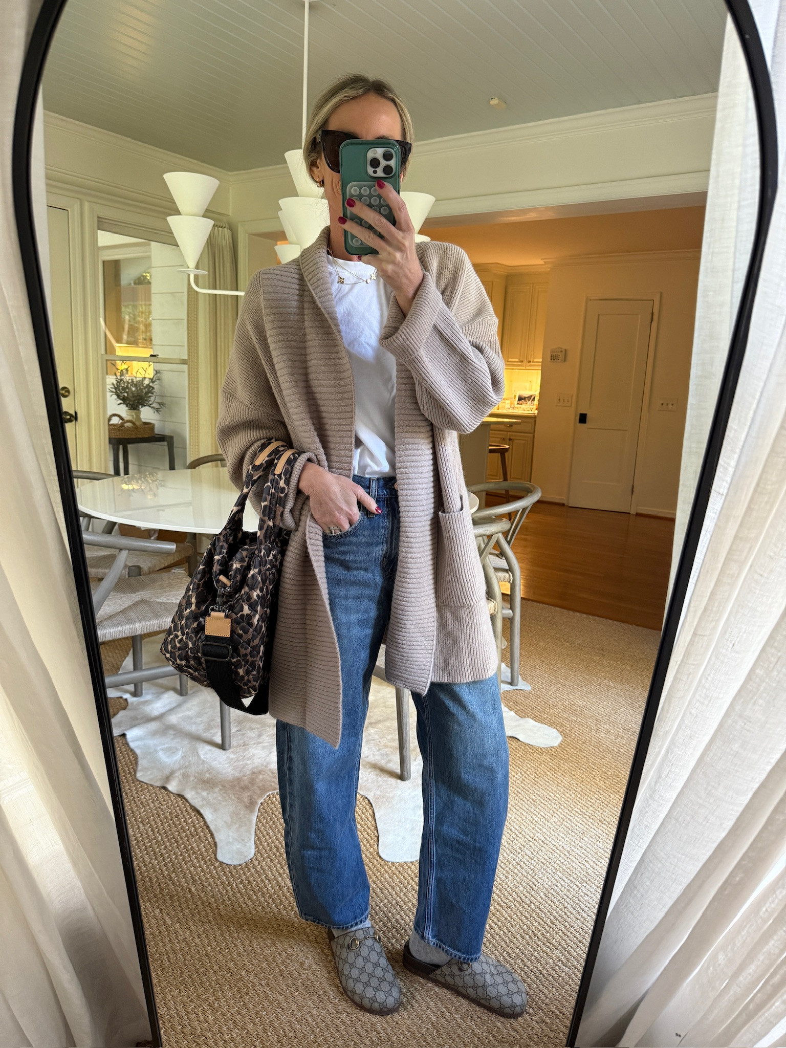 the chunky oversized amazon sweater makes an everyday look easy, cute and cozy! 

 