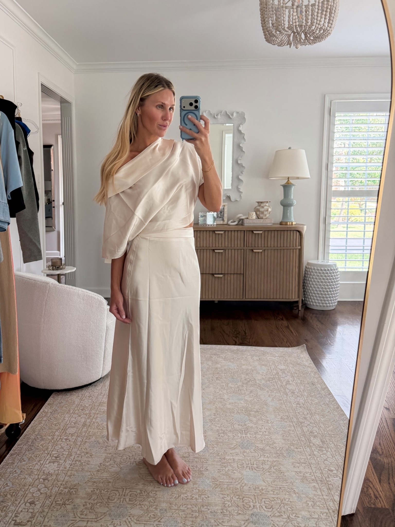 Ivory satin set I'm
Obsessed with from @Commense

#LTKootd #LTKSeasonal #LTKSaleAlert