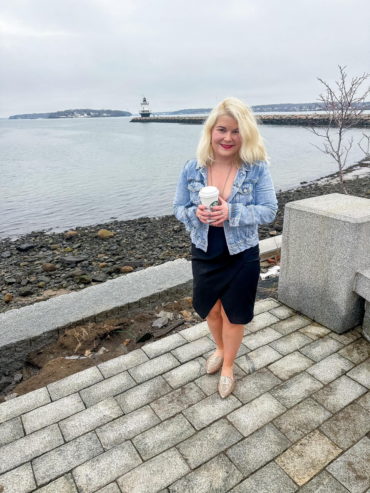 Monday ootd. Love this bodysuit which is perfect for work! 

#LTKshoecrush #LTKworkwear #LTKmidsize