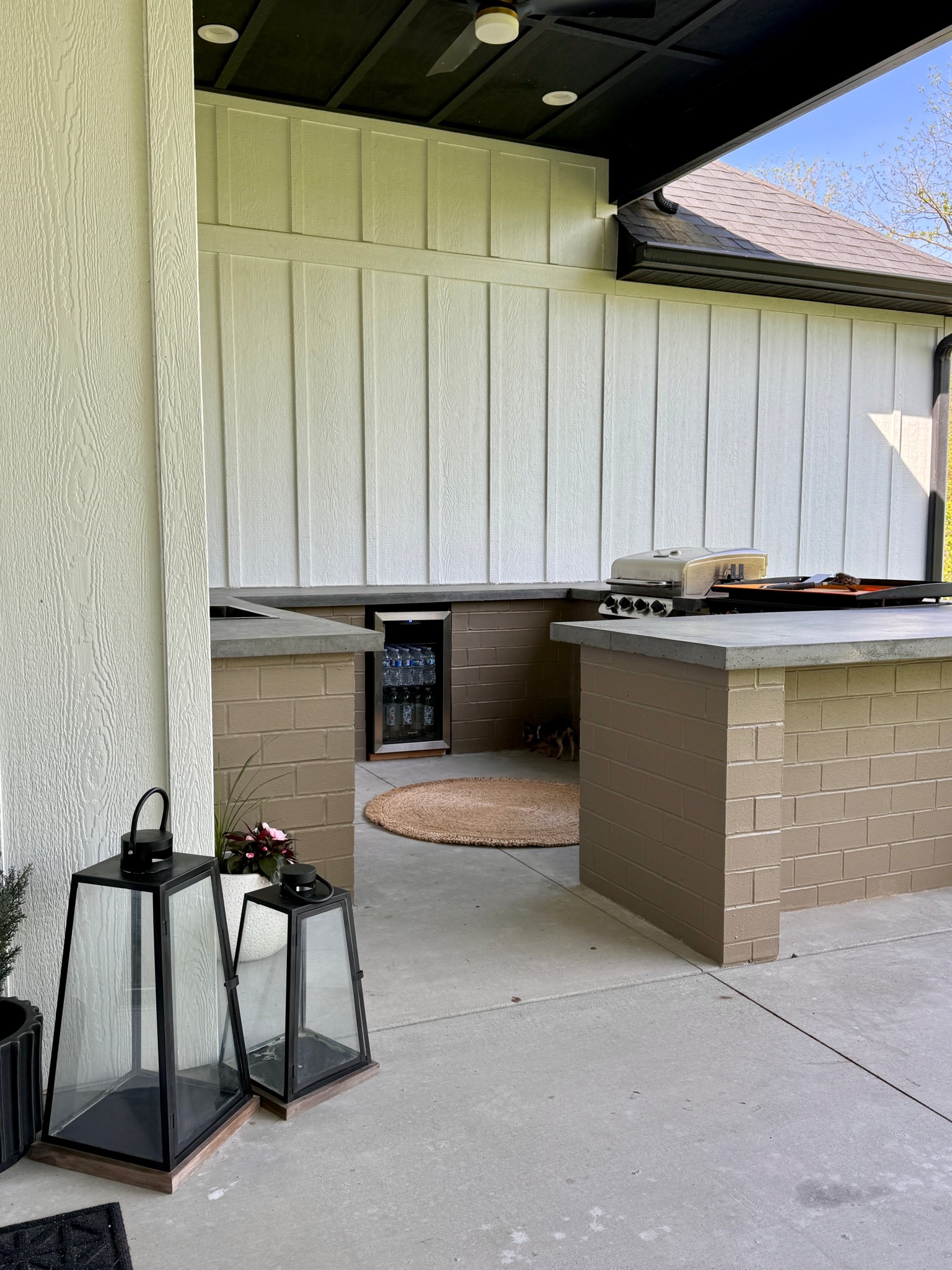 This rattan natural fiber outdoor rug is the perfect touch to our outdoor kitchen on the patio! 



#LTKSaleAlert #LTKHome #LTKdayinmylife