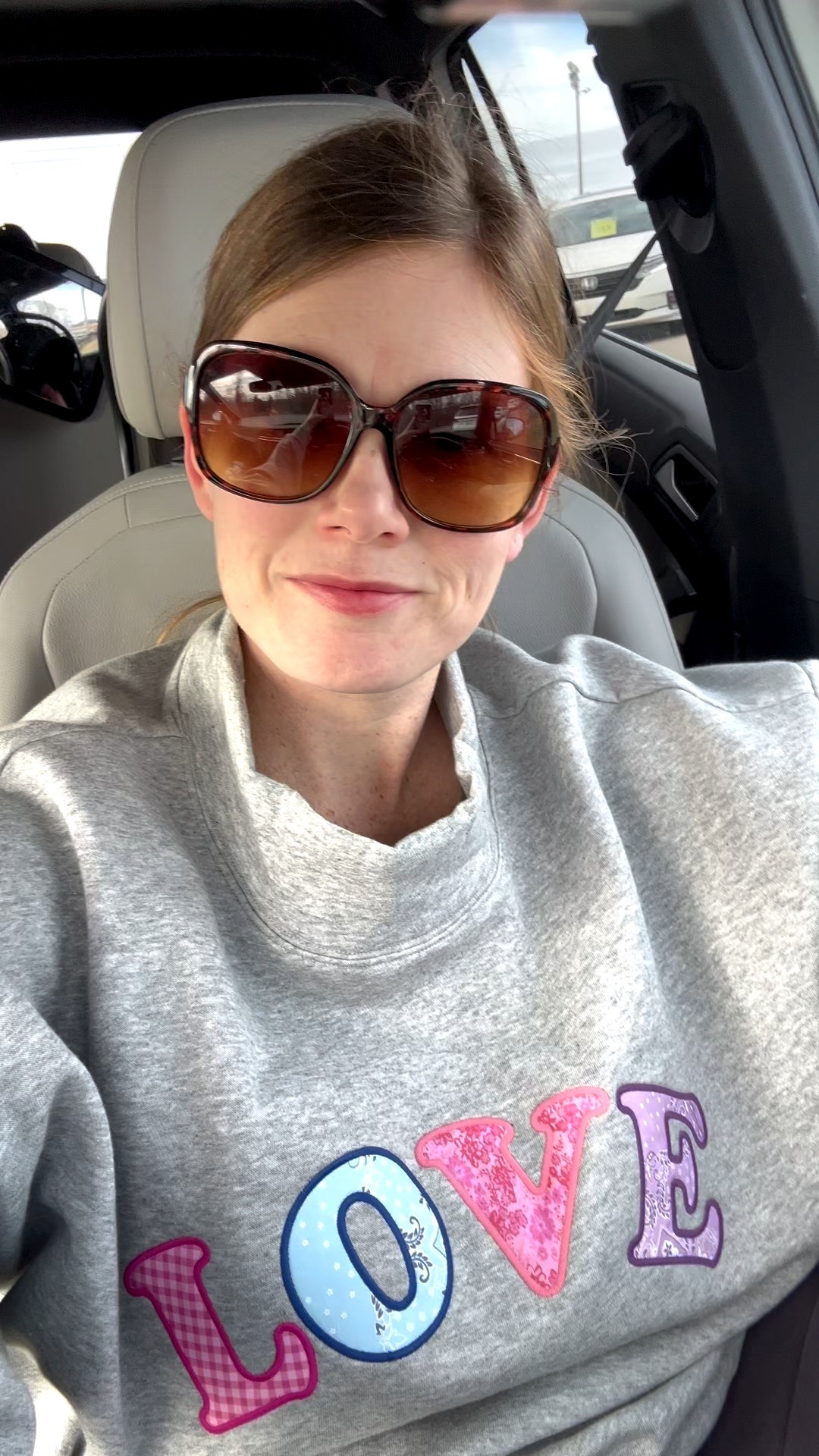 Love sweatshirt, cozy sweatshirt, mock neck sweatshirt 

Wearing a mediumm

#LTKFindsUnder50