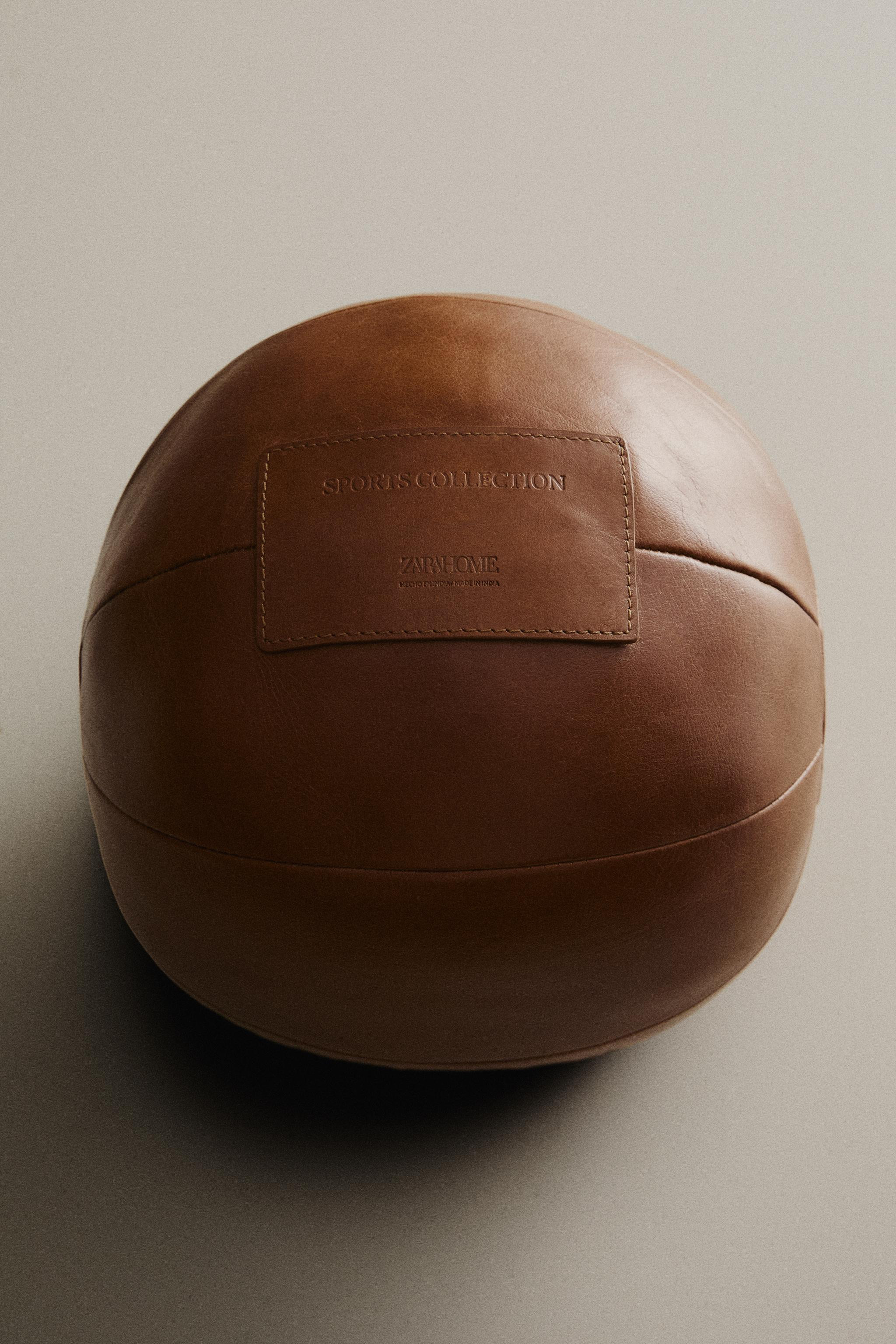 LEATHER EXERCISE MEDICINE BALL | Zara UK