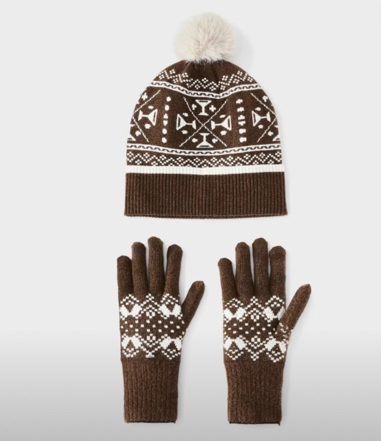 Gift Idea: Beanie & Glove Set $25

#LTKFindsUnder50 #LTKGiftGuide #LTKTravel