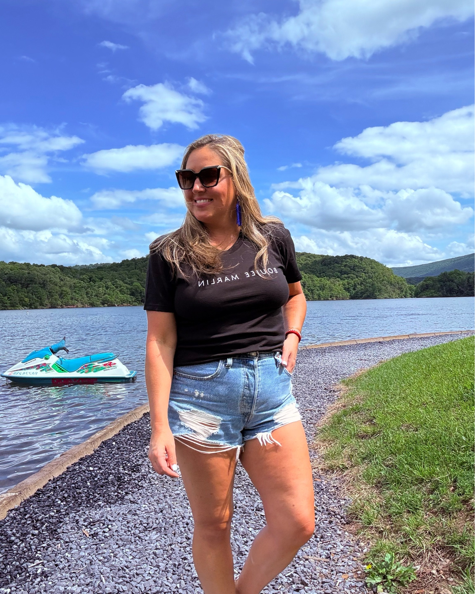 How cute is this cropped little t-shirt!🖤

Look good
Feel good 
Reel good

#LTKootd #LTKOver40