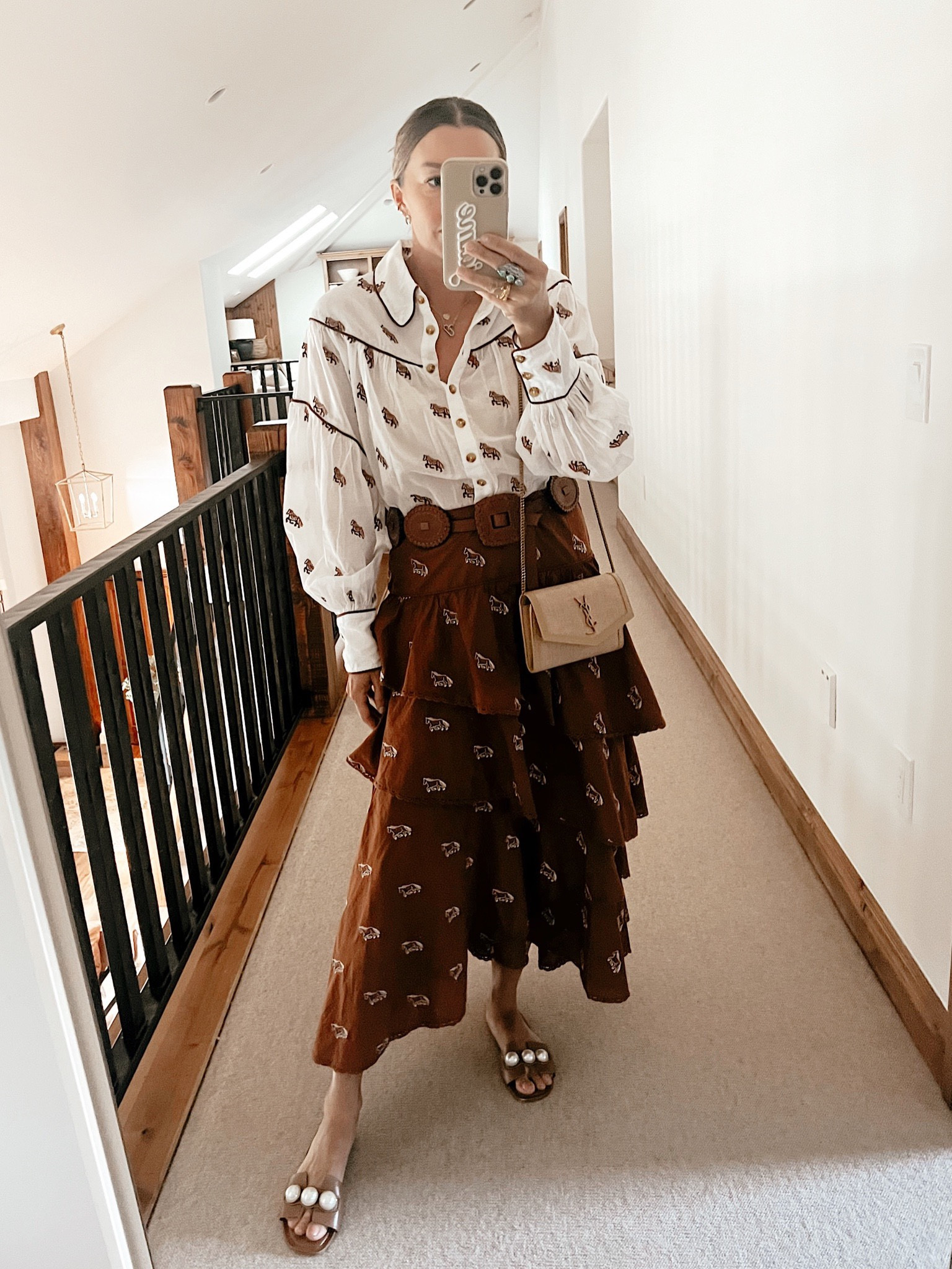 Farm Rio blouse 30% off and I’m wearing a size small

#LTKsalealert #LTKstyletip