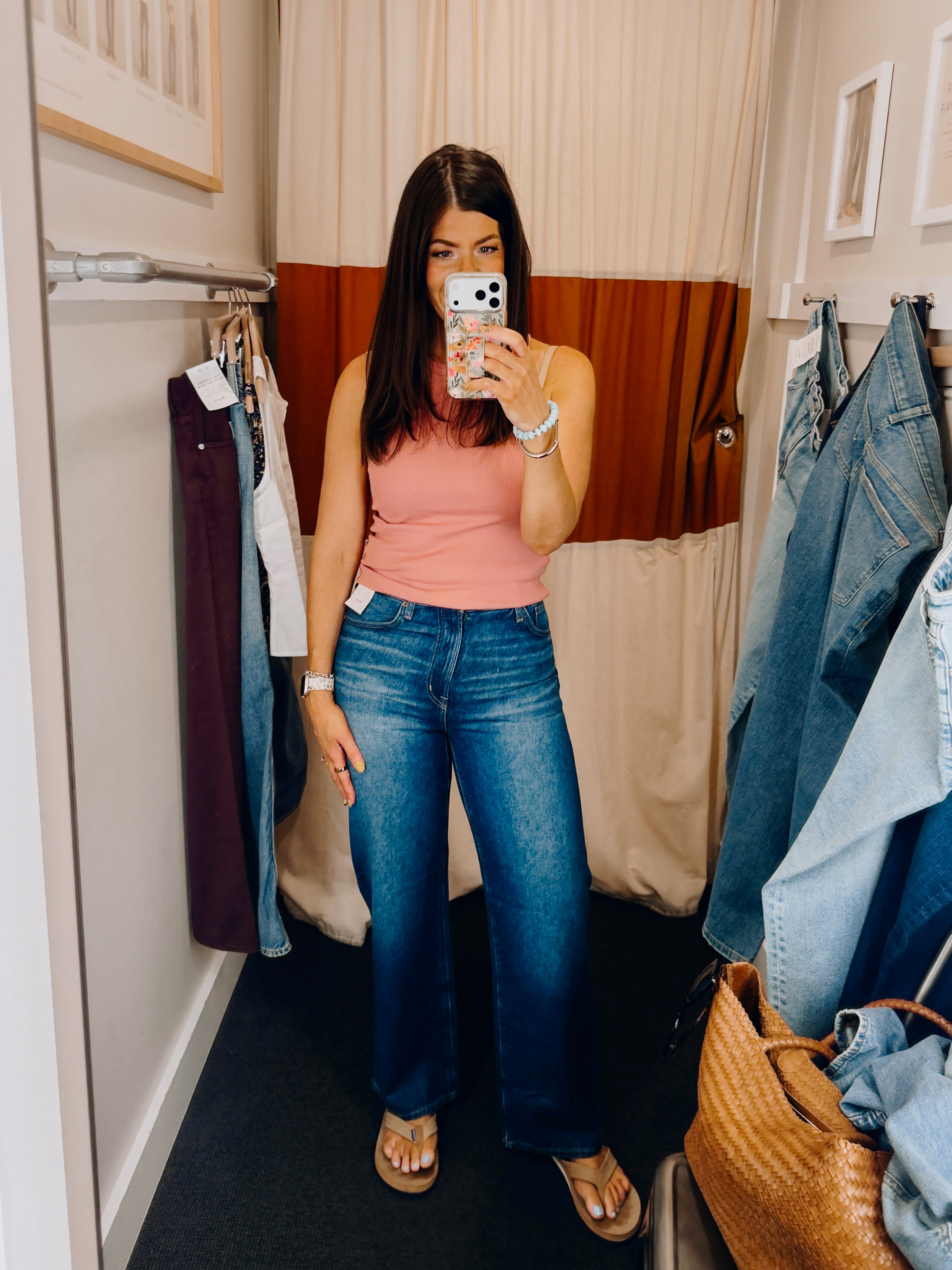 Perfect vintage wide leg regular, wearign 29 regular 

Madewell denim sale, fall denim, midsize jeans, bootcut, barrel, crop, summer to fall, year round denim, midsize style  

 #LTKxMadewell #LTKSaleAlert #LTKMidsize