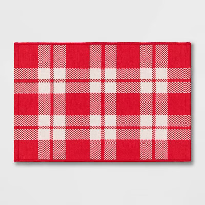 1'6"x2'6" Woven Reversible Tapestry Holiday Accent Rug Red/Ivory - Threshold™ | Target
