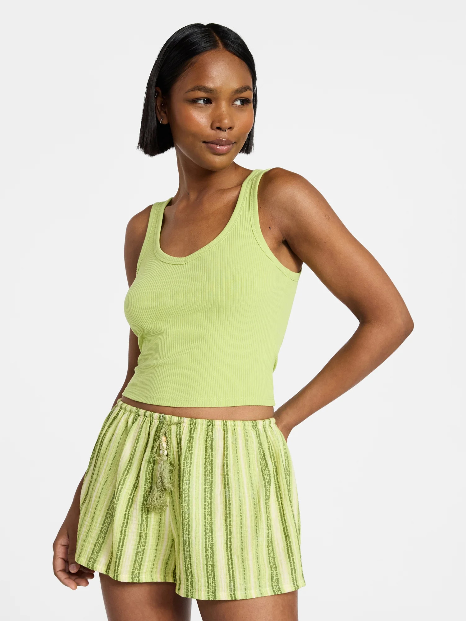 No Boundaries Cropped V-Neck Tank Top, Women’s XXS-XXL | Walmart (US)