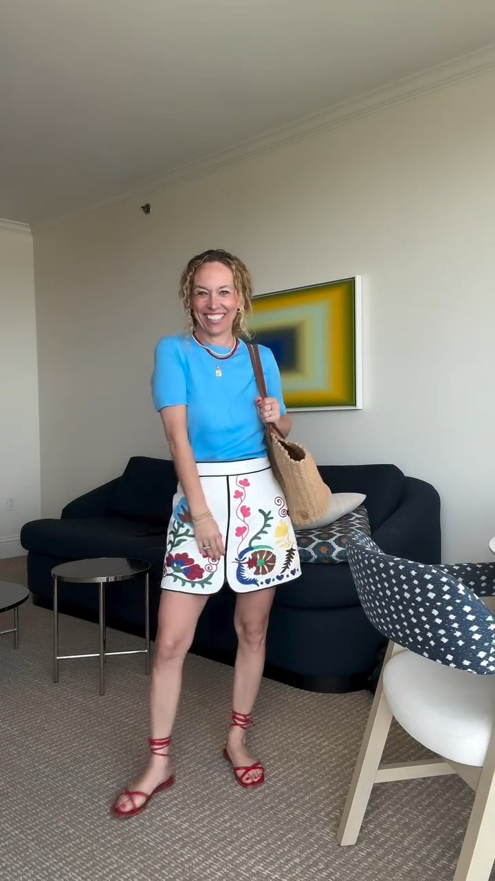 When you invite yourself on your husbands business trip to Miami and get to join in on the fun activities like the Cuban food tour but skip the boring conference meetings and focus groups!!🤣

I had to choose this song because I actually had a cheerleading dance to this in high school and who doesn't love gloria Estefan!!

This @hunterbellnyc skirt is perfect for a day in Miami!!

Comment Miami and I'll send you the links!!

Check stories for more on the food tour!!

#midlifestyle #fashionover40 #styleover40 #miamivacationstyle