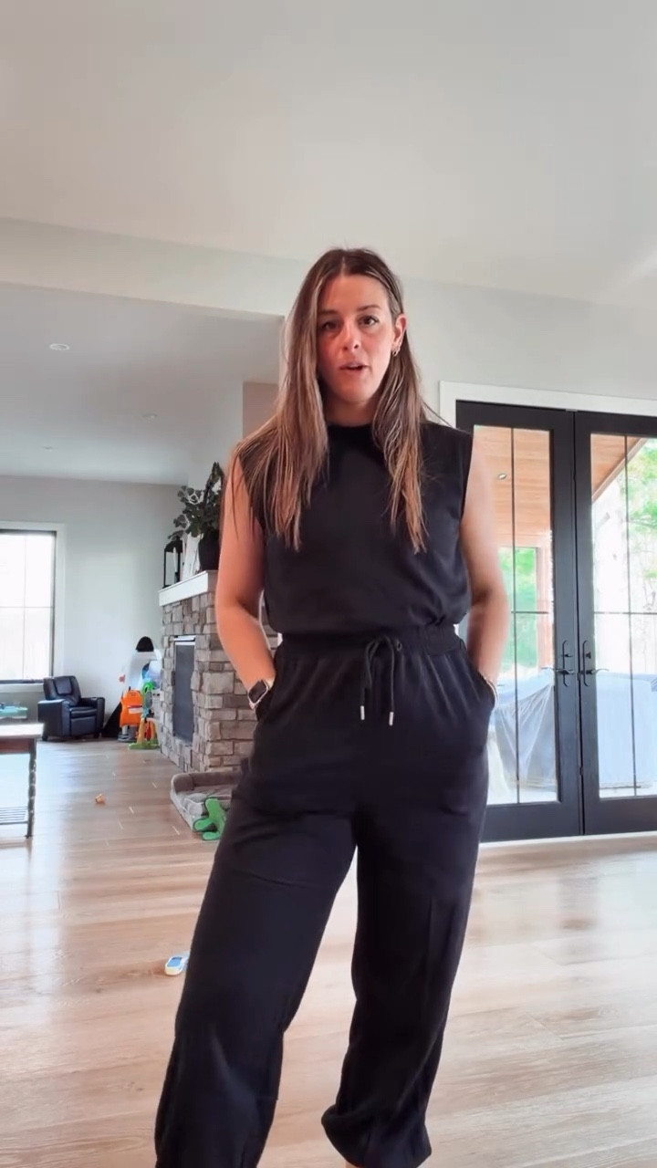 Casual everyday outfit // travel outfit 

#LTKmomlife #LTKootd #LTKdayinmylife