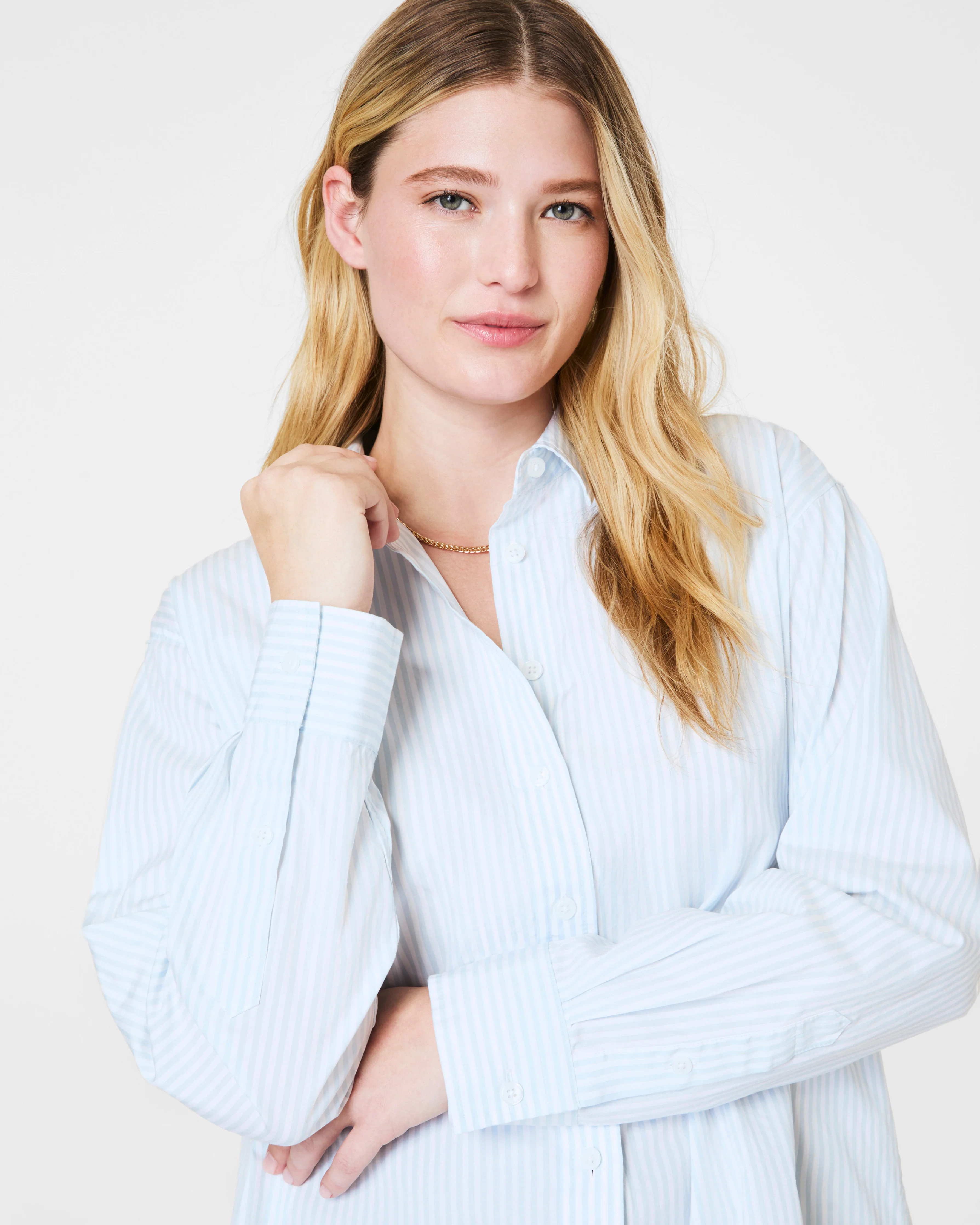 Oversized Poplin Button-Up Shirt in Premium Cotton | SPANX | Spanx Canada