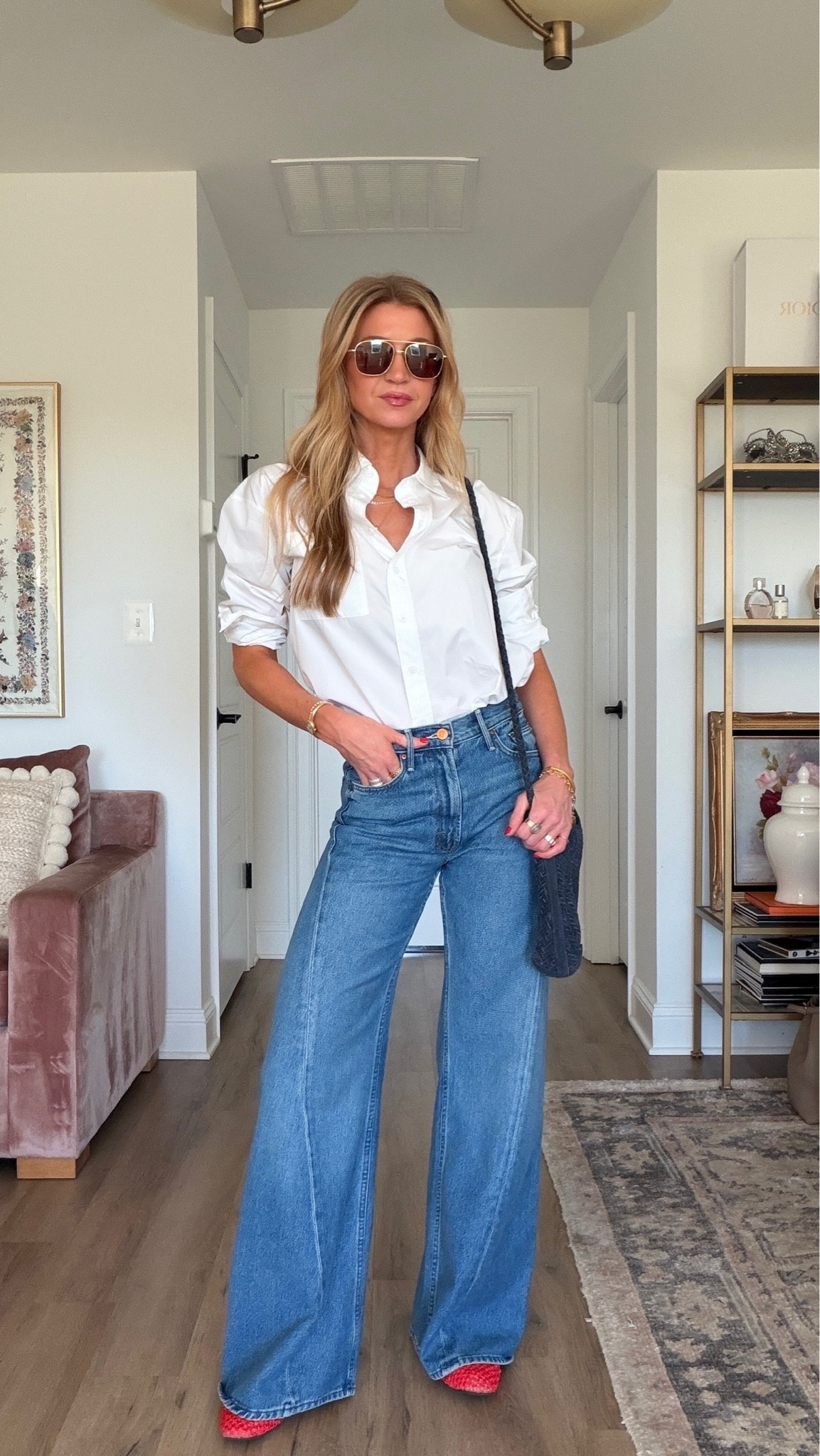 White poplin button up + wide leg denim. 
Top: runs TTS, wearing size small 
Denim: run big, sized down to 24