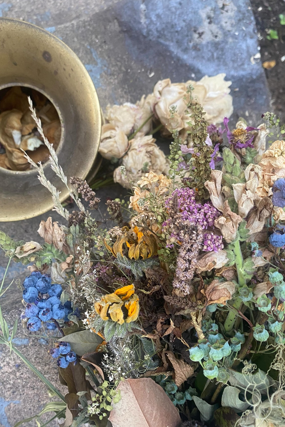 “Flowers have become so special to me over the past few years - from growing them in our own backyard to tending to the blooms on @rancocascreekfarm.
 
I found myself in love with the process of saving and preserving flowers.  
My bridesmaids, Mom, and I dried hydrangeas, roses, marigolds, nasturtiums, and wildflowers from our yard and the farm - hanging bouquets upside down in our basement, kitchen, and front porch.

It was a full circle moment - having our family and friends shower us with love and flowers from people and places so meaningful to us.”

continue reading on the blog ✨

#flowers #wedding #bride #realwedding #weddingblog #weddingflowers #upcycled #petaltoss #vintage#weddinginspo

#LTKSeasonal #LTKWedding #LTKHome