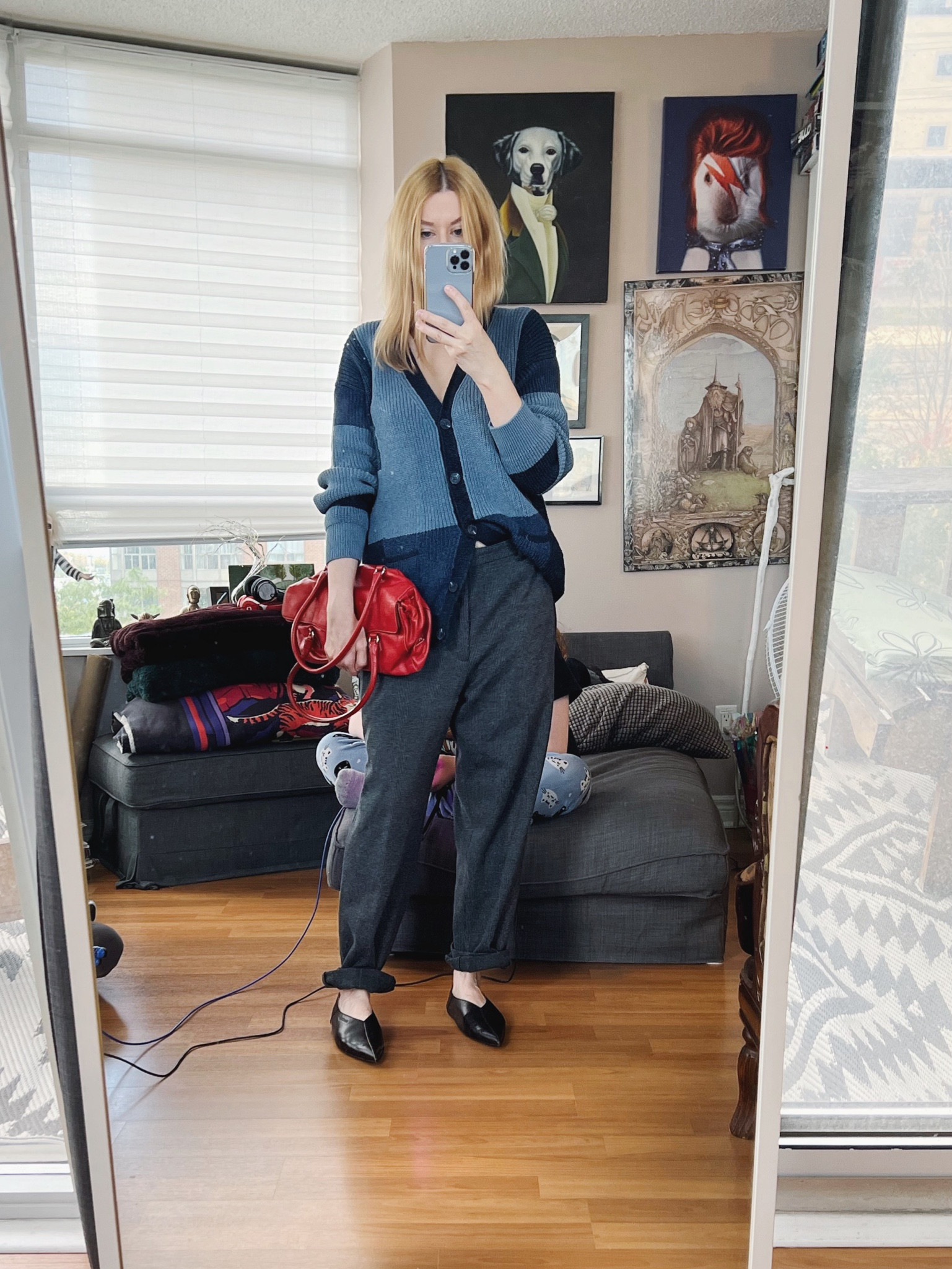 Menswear vibe. I’m pretty certain she sits behind me on purpose just to annoy me 😬
•
.  #FallLook  #StyleOver40  #acneStudios  #uniqlo  #vintagePrada  #secondhandFind #FashionOver40  #MumStyle #genX #genXStyle  #menswearInspired #WhoWhatWearing #genXblogger  #Over40Style #40PlusStyle #Stylish40s  #HighStreetFashion #StyleIdeas


#LTKstyletip #LTKSeasonal #LTKshoecrush