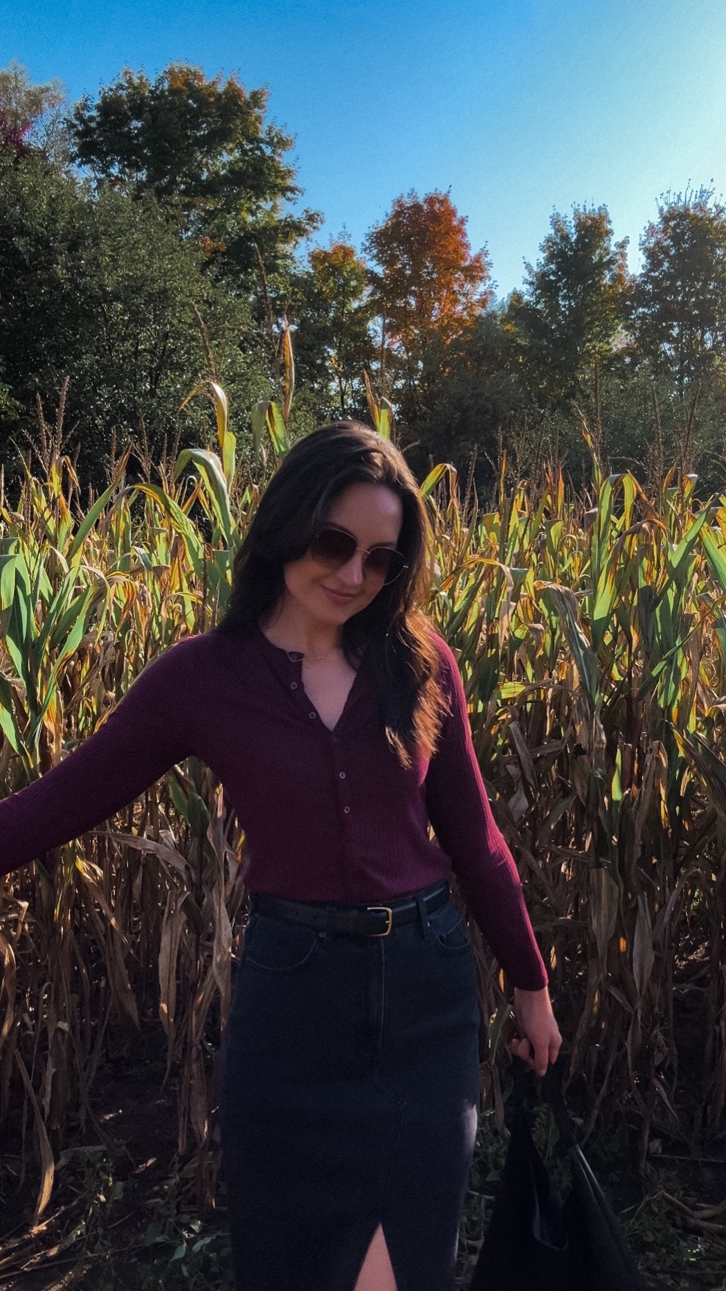 Fall vibes🤍

Corn maze Pinterest girl aesthetic red top denim skirtt

#LTKcanada #LTKstyletip