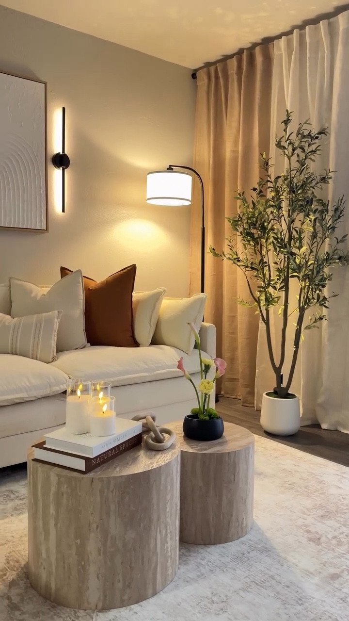 Decorar es de las cosas que más amo hacer 🥰 ❤️ Comment SHOP for links 🔗💌 #homedecor #interiordesign #livingroomdecor #homeinspo #interiorinspo cozyhome modernhome neutraldecor homestyling homeaesthetic