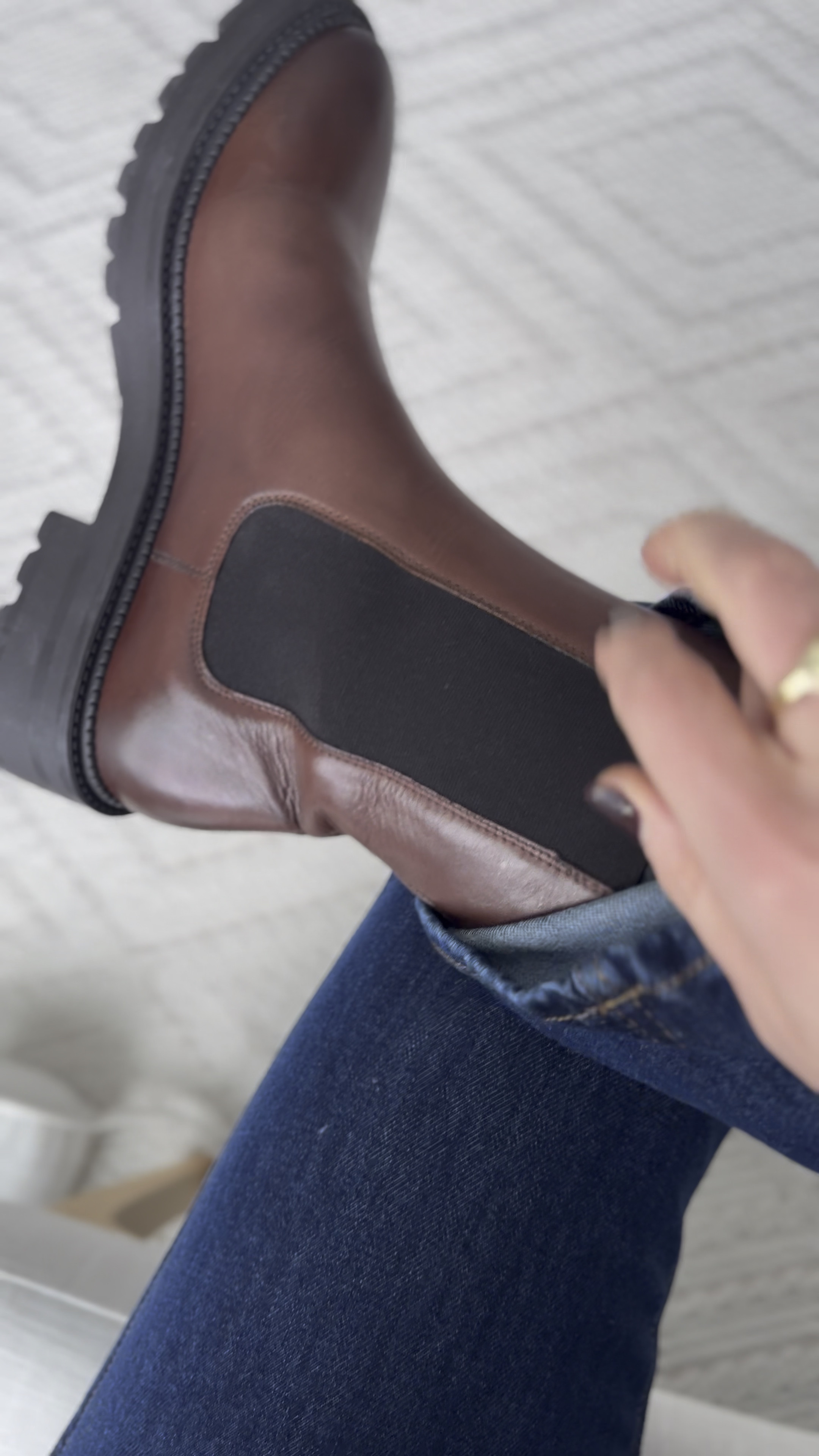 These chocolate brown Chelsey boots check all the boxes for style and comfort! The perfect lug soul, not too chunky, very comfortable, almond shaped tow box keeps them from looking to heavy, and the higher boot shaft pair perfectly with cropped jeans, white leg, jeans, straight leg jeans! They do run snug size up one if you’re between sizes👍🏻

#LTKOver40 #LTKStyleTip #LTKWatchNow