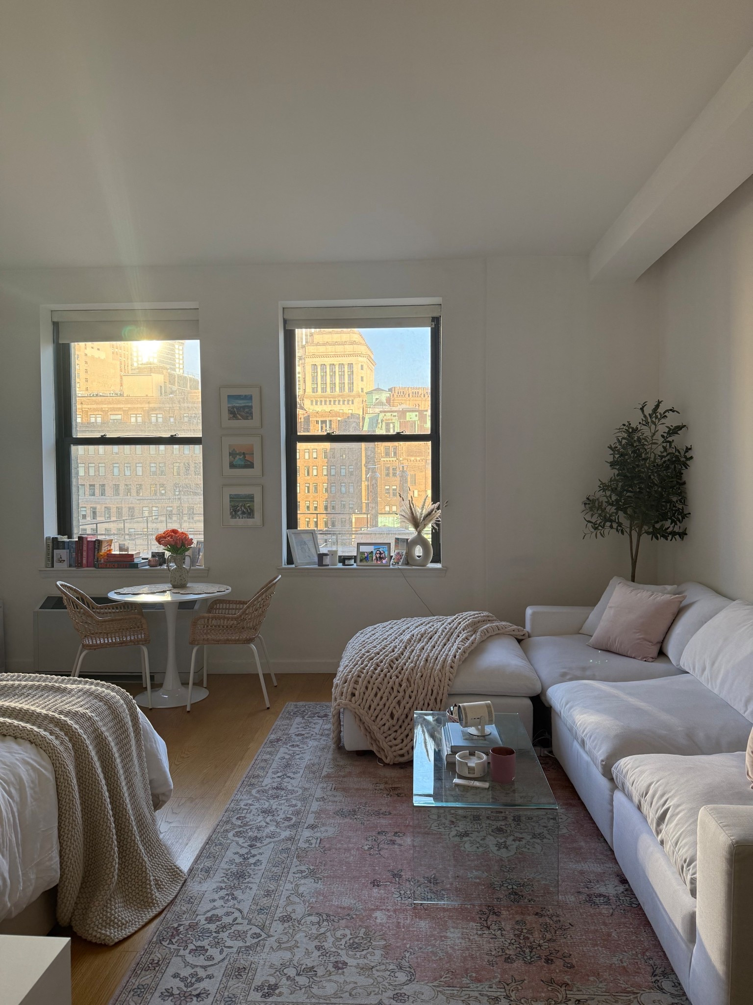 NYC studio apt details 💗✨