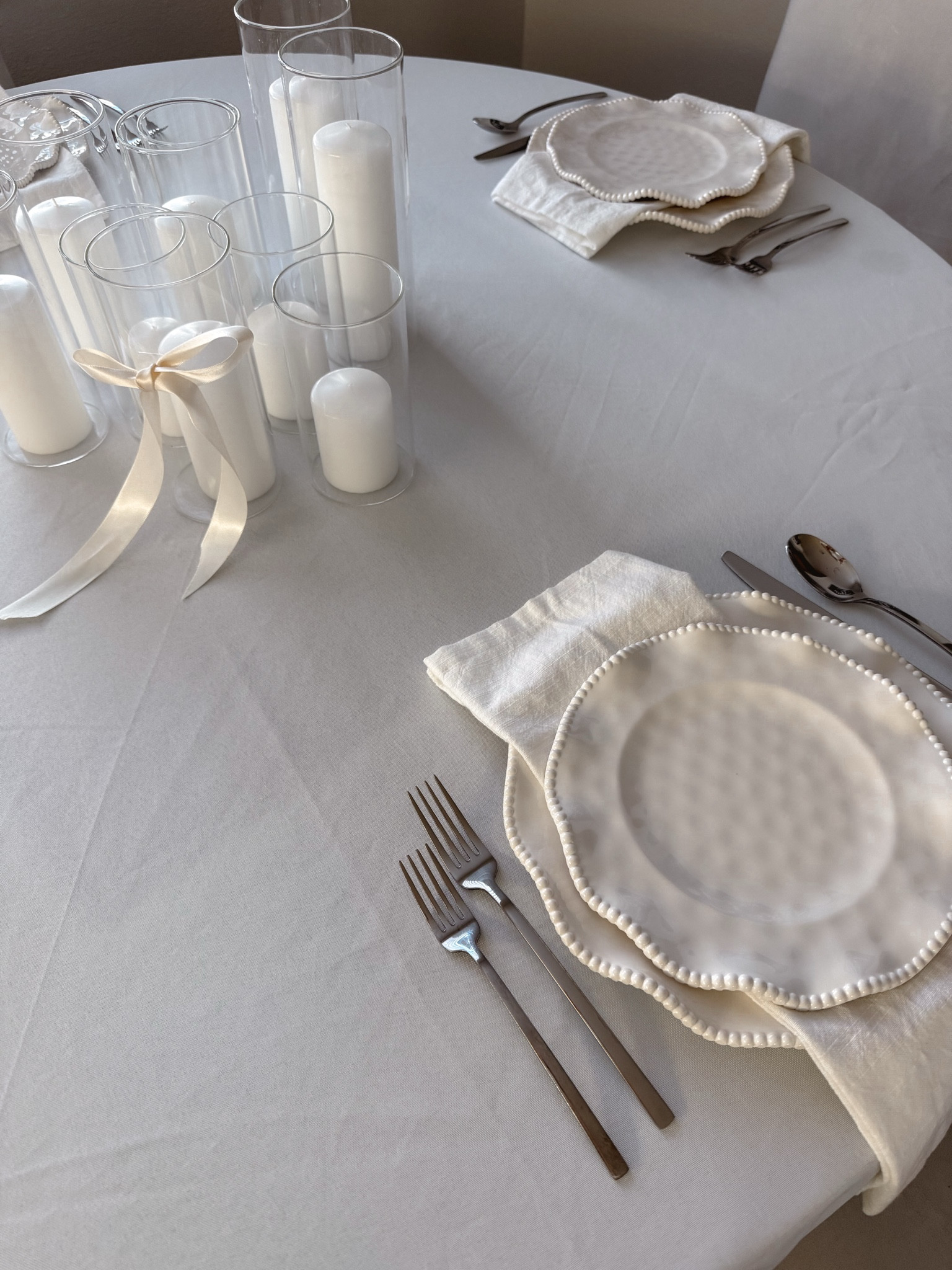 White table setting, white holiday plates, round table centerpieces 

#LTKHoliday #LTKSeasonal #LTKCyberWeek