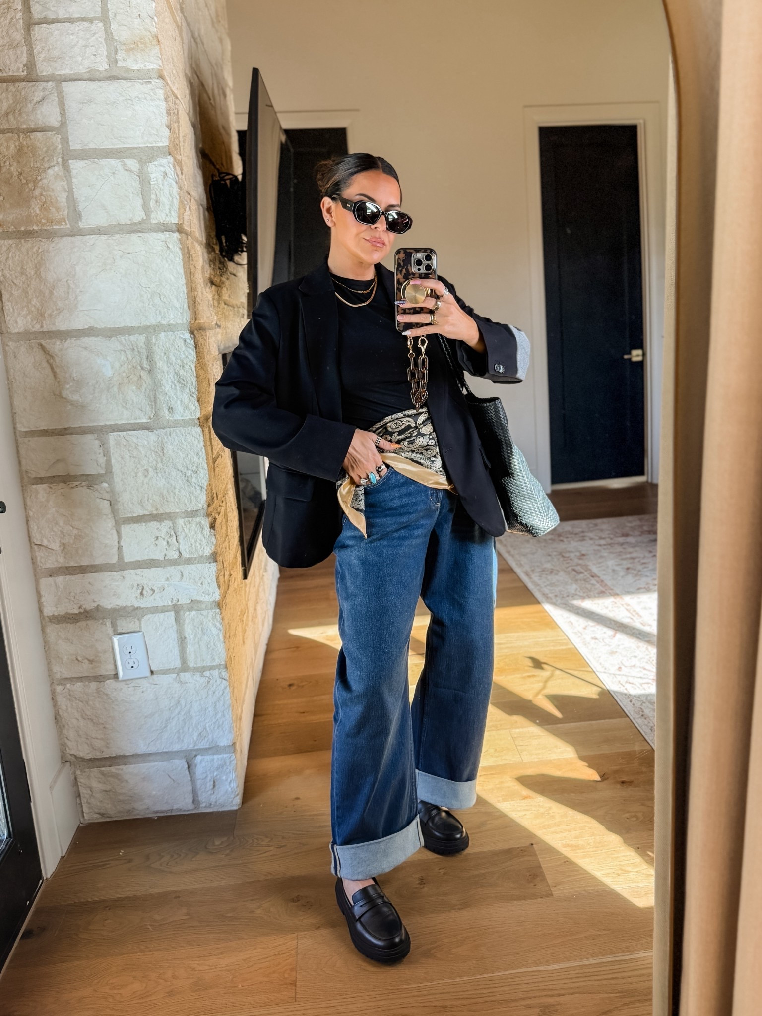 Chic jeans at the office look
Spanx horseshoe Jean: Large
Tee: XL
blazer: 1X
Loafers: TRUE TO SIZE


#LTKWorkwear #LTKMidsize #LTKFindsUnder100