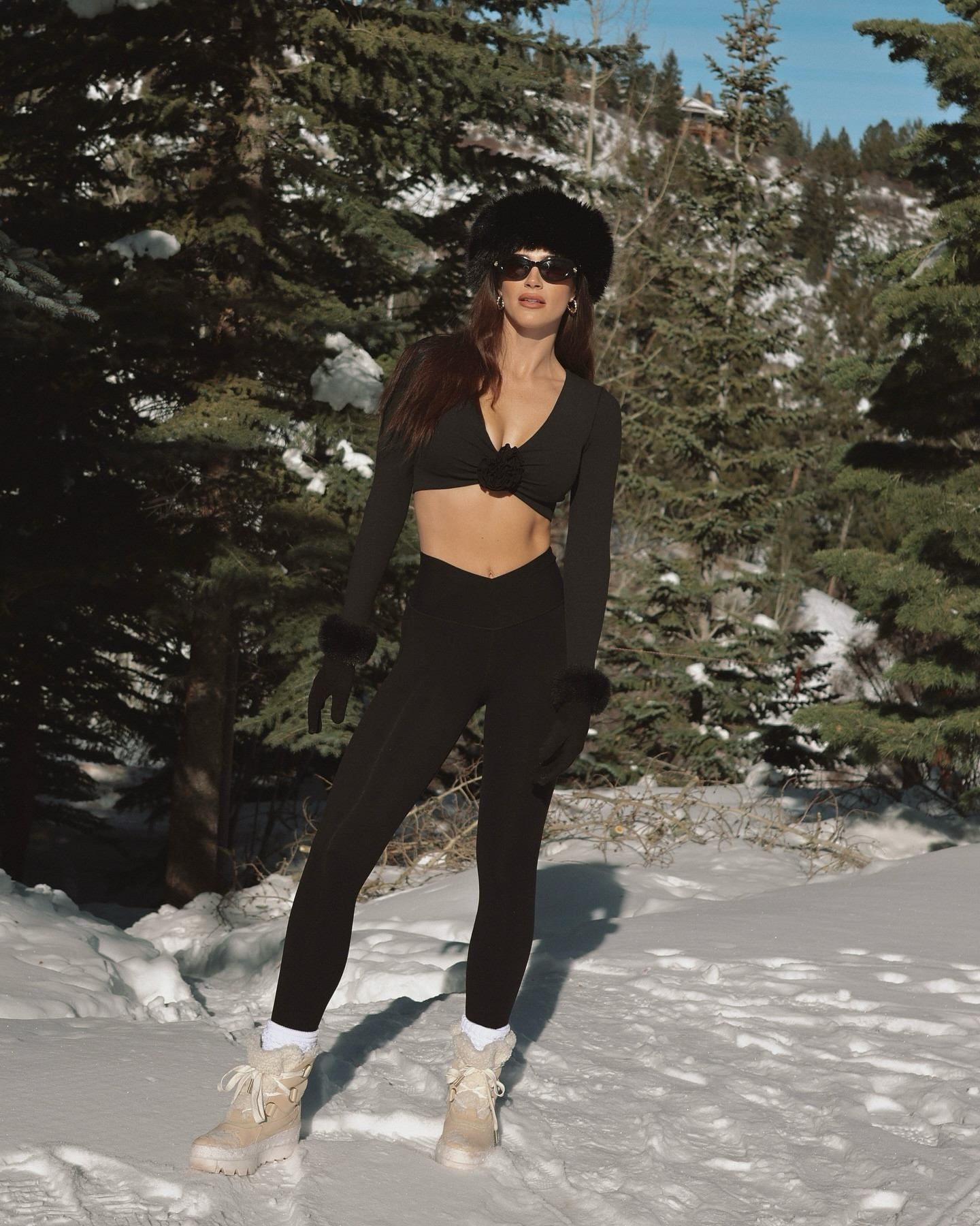 Snowy morning walks in new @wiskiiactive ❄️✨
.
.
.
#snowday #athleisure #skiday #skiseason #snowaesthetic #winterfashion #skifashion #skistyle #apresski #winterstyle #aspenstyle #vailcolorado #aspencolorado