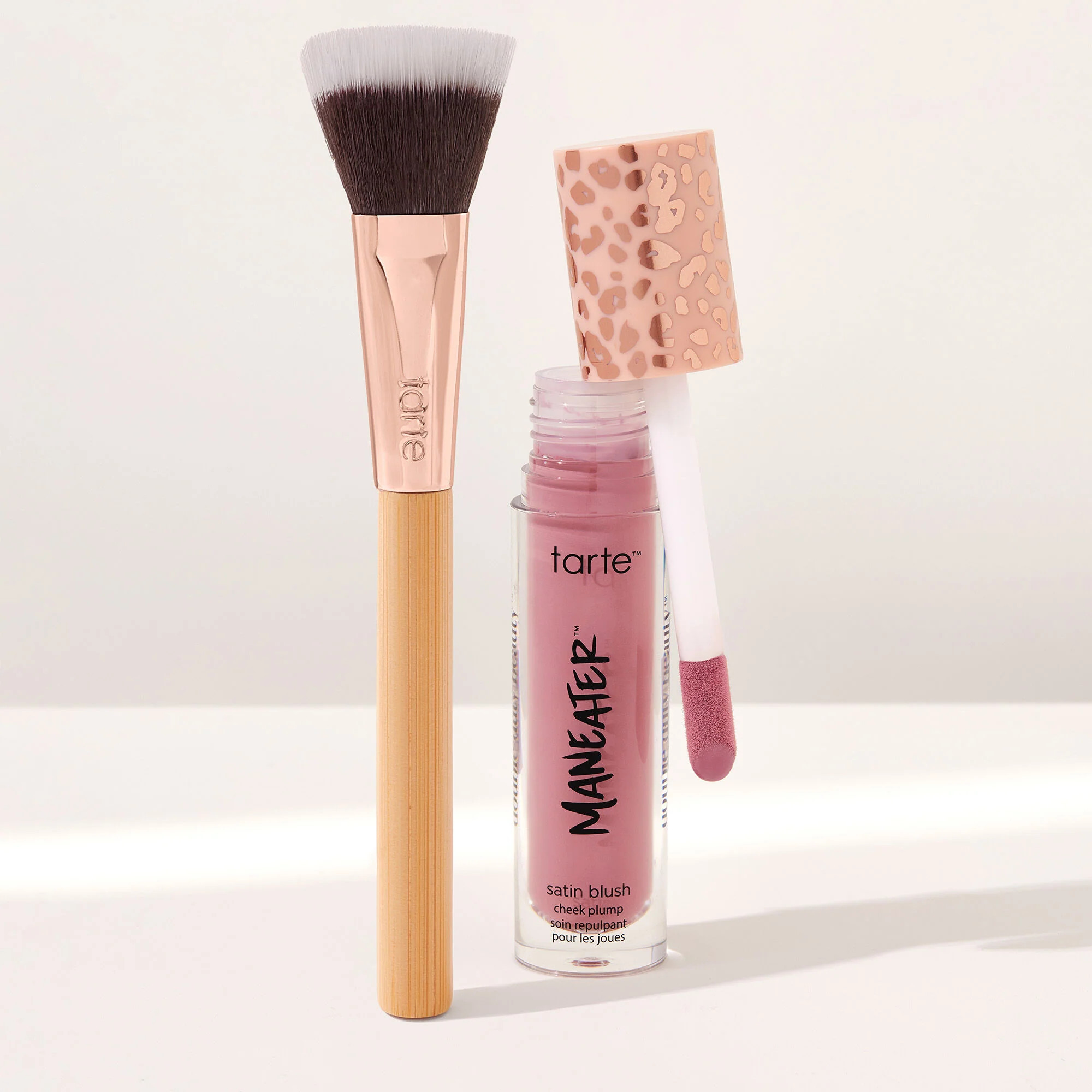 maneater�?� cheek plump & brush - multi | tarte cosmetics (Global)