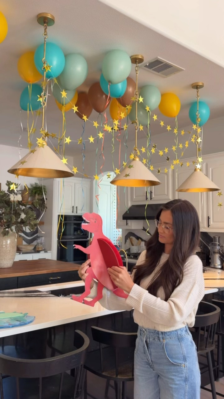 Dinosaur kids birthday decor inspo 🦕

#LTKootd #LTKmomlife #LTKgrwm