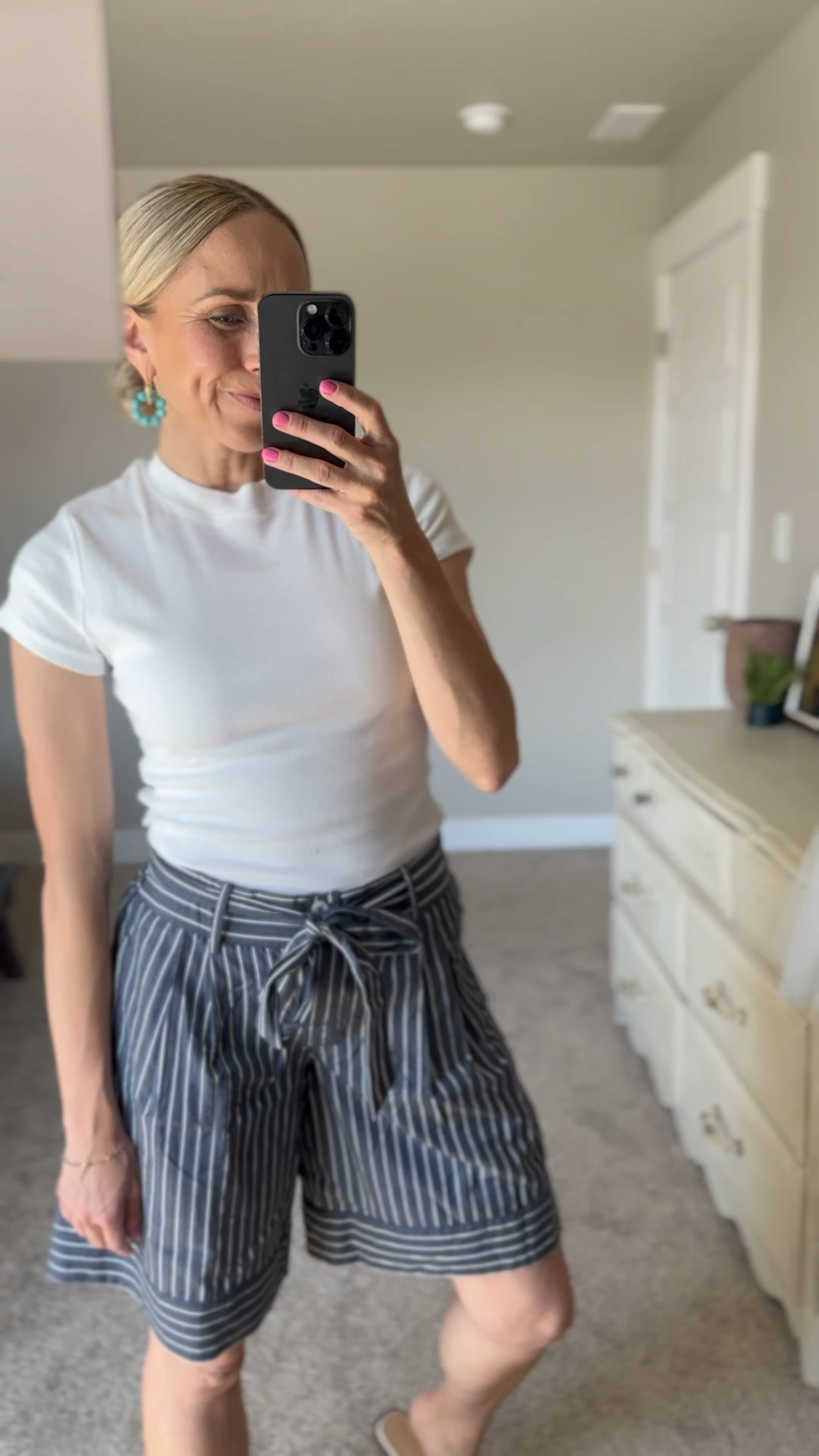 The cutest Bermuda shorts for summer! They are the perfect mix between the boxer short trend and the linen short trend.

I’m wearing an XS. 

#LTKStyleTip #LTKSeasonal