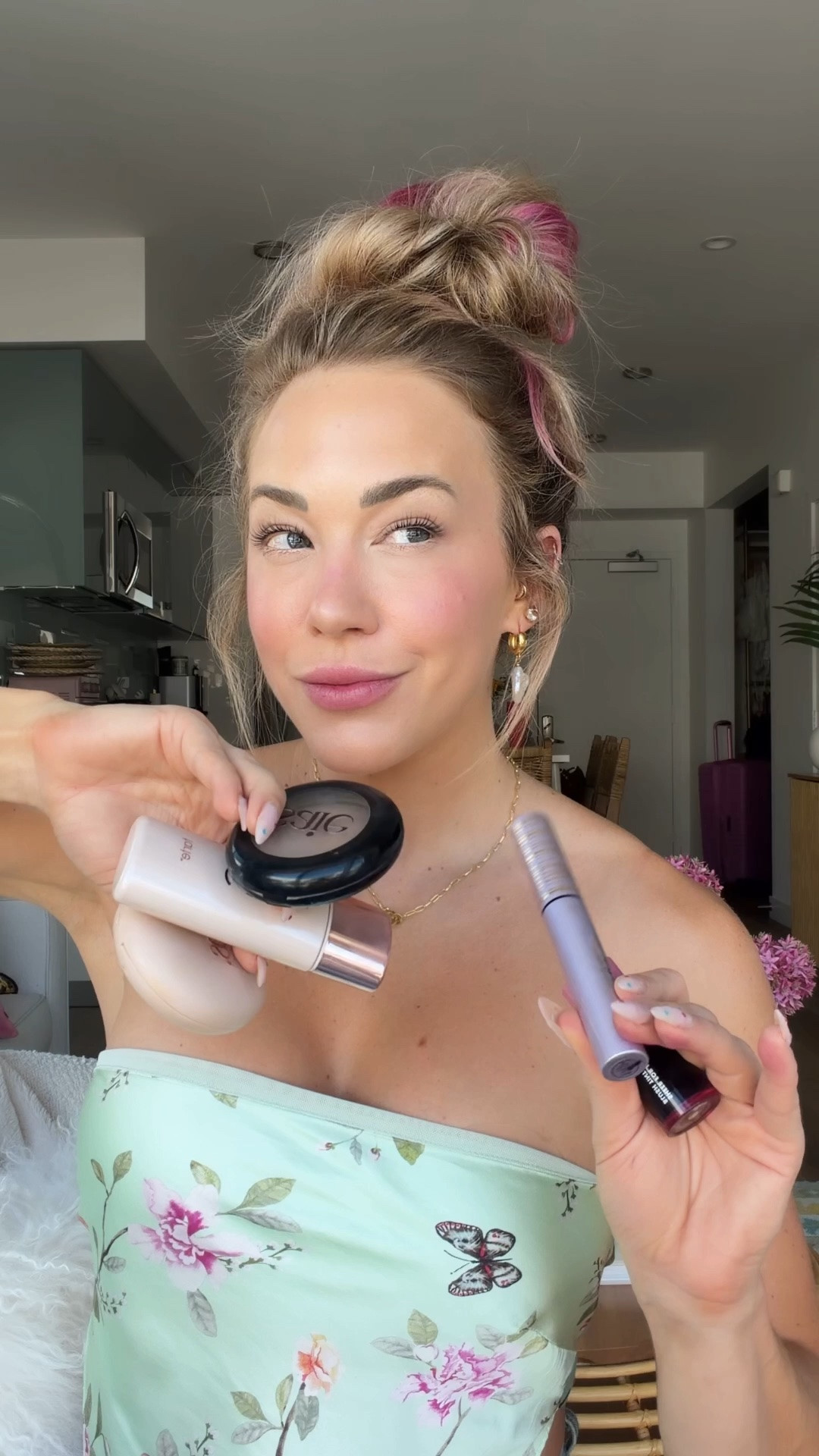 5 min face using only 5 products!!

#LTKgrwm #LTKBeauty #LTKdayinmylife