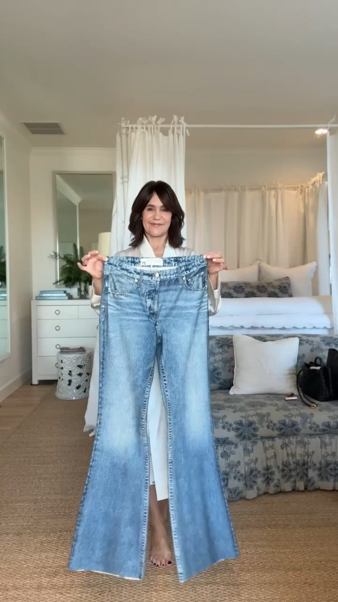 The VIRAL jeans that feel like sweatpants! 🤍✨

#LTKgrwm #LTKootd #LTKOver40