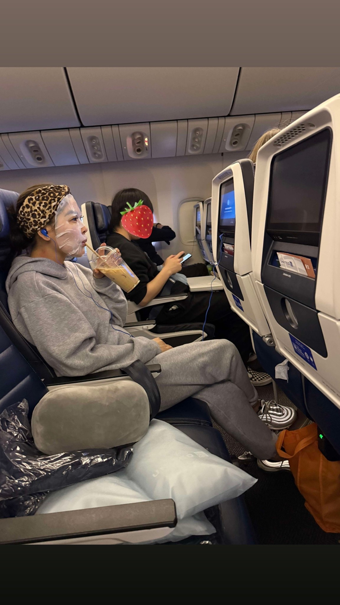 A total vibe 😋

I love this pic my husband took lmao. This was OTW home from our Korea layover, where we got some beauty treatments. Drinking my airport milk tea (no boba 😔💔) and watching Real Housewives of New Jersey, with my sheet mask on 🤣💕

Wearing: @skims Hoodie & Jogger
@Nike Airmax 97

#LTKPetite #LTKBeauty #LTKTravel