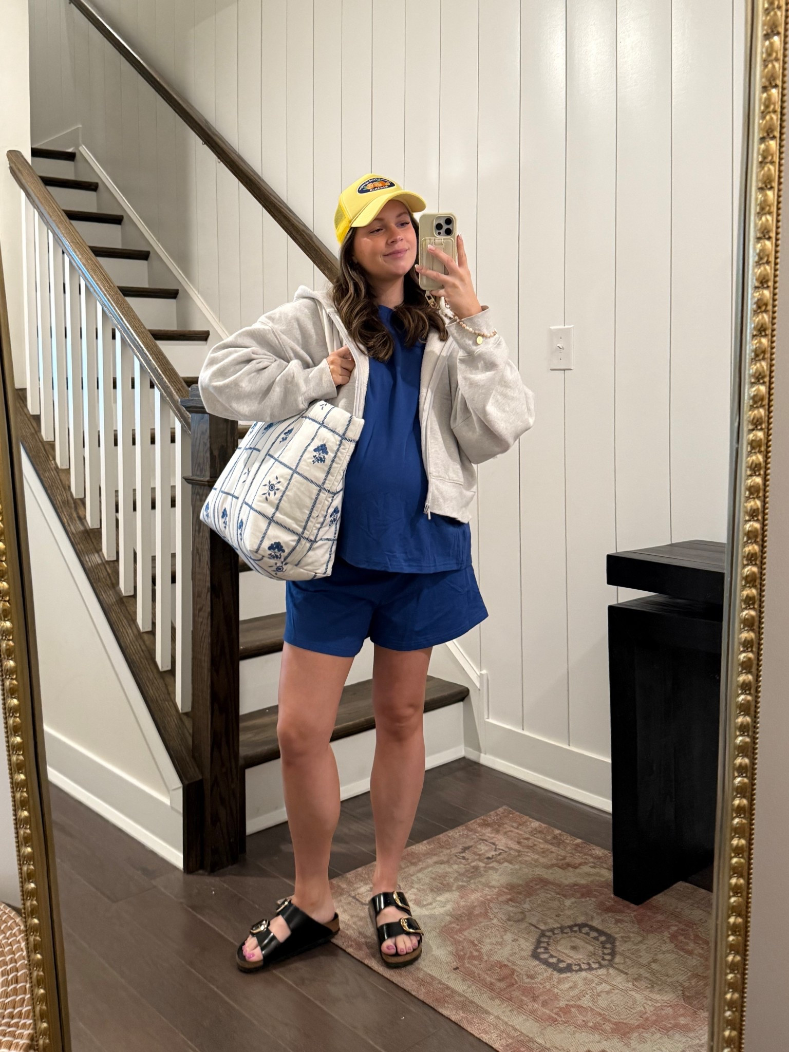 Wearing large in the set! XL in the hoodie!