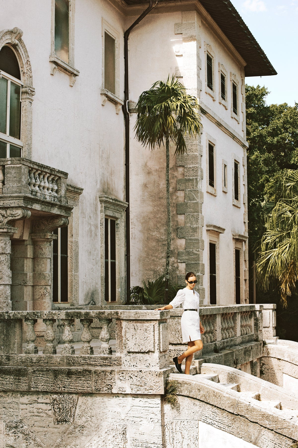 The Isabella
in White | Cartolina