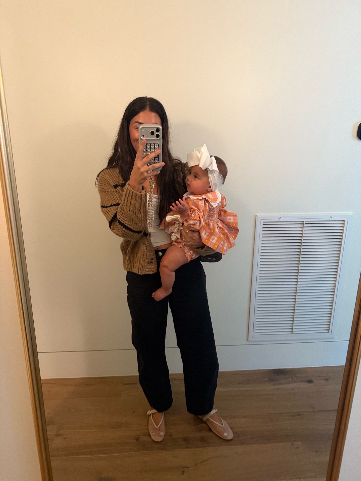 Cardigan: medium 
Tank: medium 
Jeans:6

Dressupbuttercup.com #dressupbuttercup #dederaad

#LTKootd #LTKmomlife #LTKSeasonal