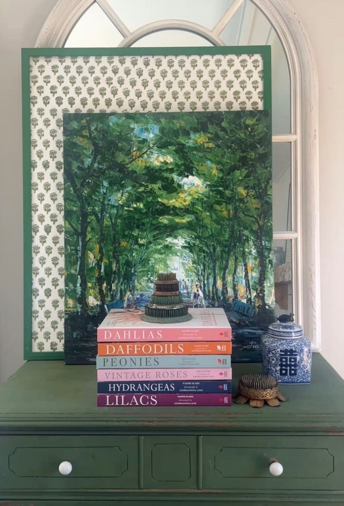 Flower frogs and flower books—two of my favorite things. Simple, pretty, and always make me smile. 🌸




#LTKStyleTip #LTKSeasonal #LTKFindsUnder100