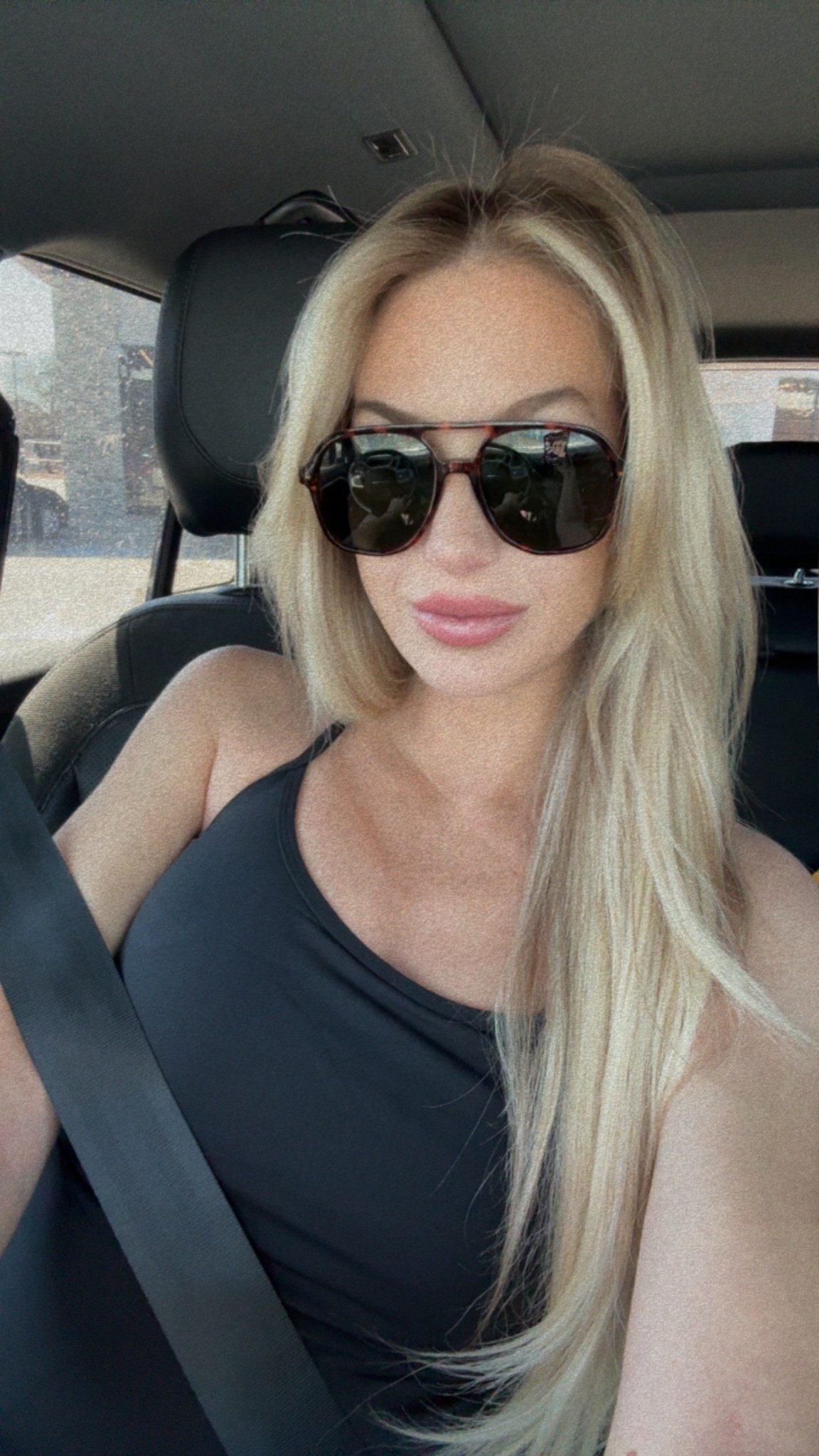 My favorite sunglasses 

#LTKBeauty #LTKFindsUnder50 #LTKStyleTip